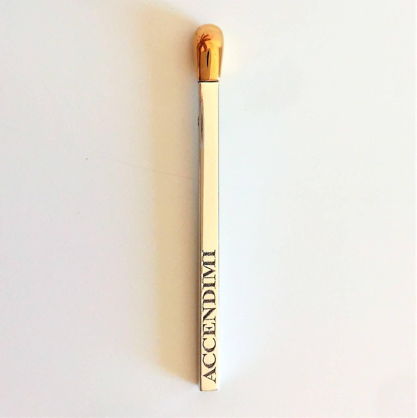 Pasquale Bruni 'Accendimi', is a 18kt gold match shaped pendant. The engraved Italian phrase 'Accendimi' means something like 'light me up' or 'light my fire' in English.
material: 18kt gold
length: 2