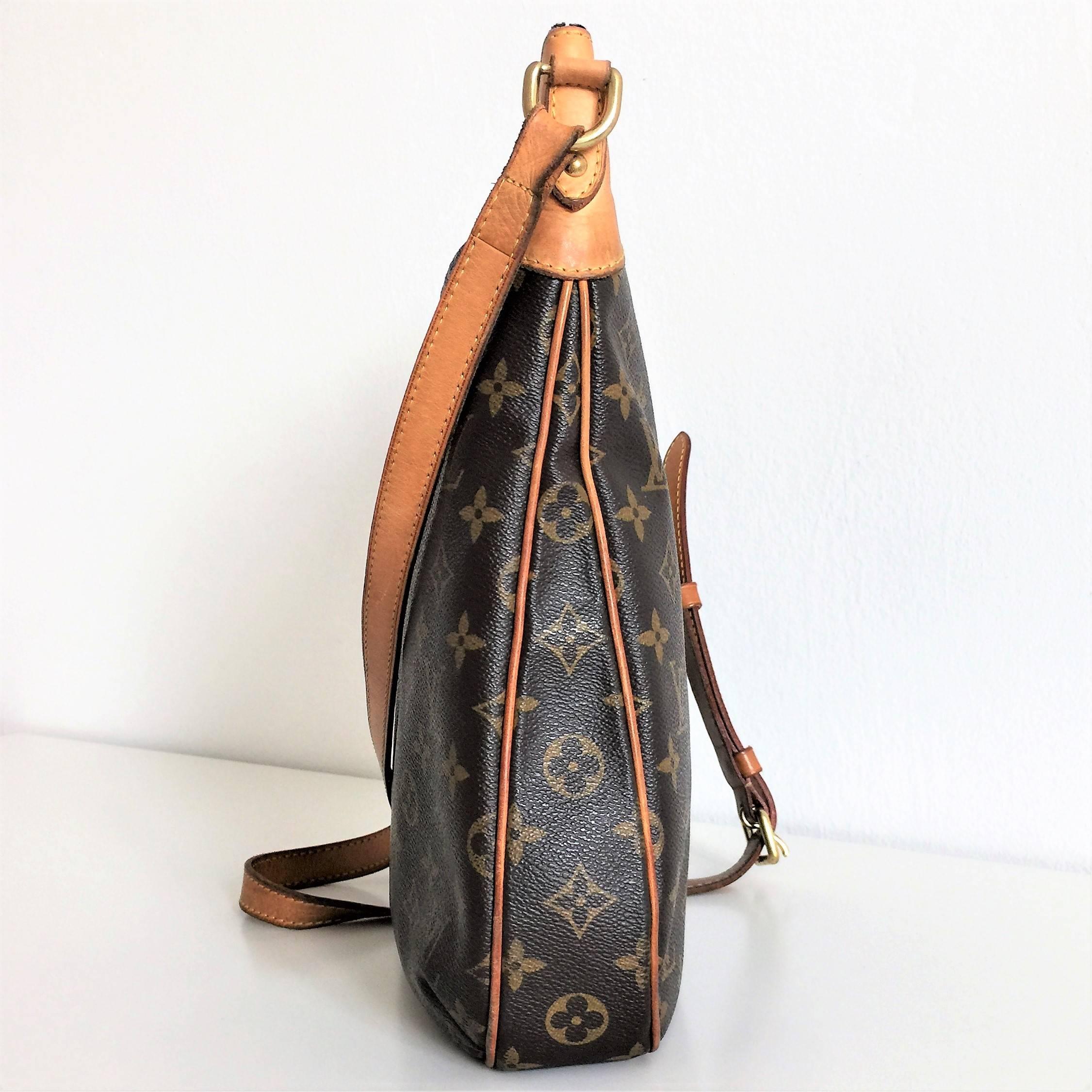 Louis Vuitton Odeon MM Monogram Crossbody Bag In Excellent Condition For Sale In Milan, IT