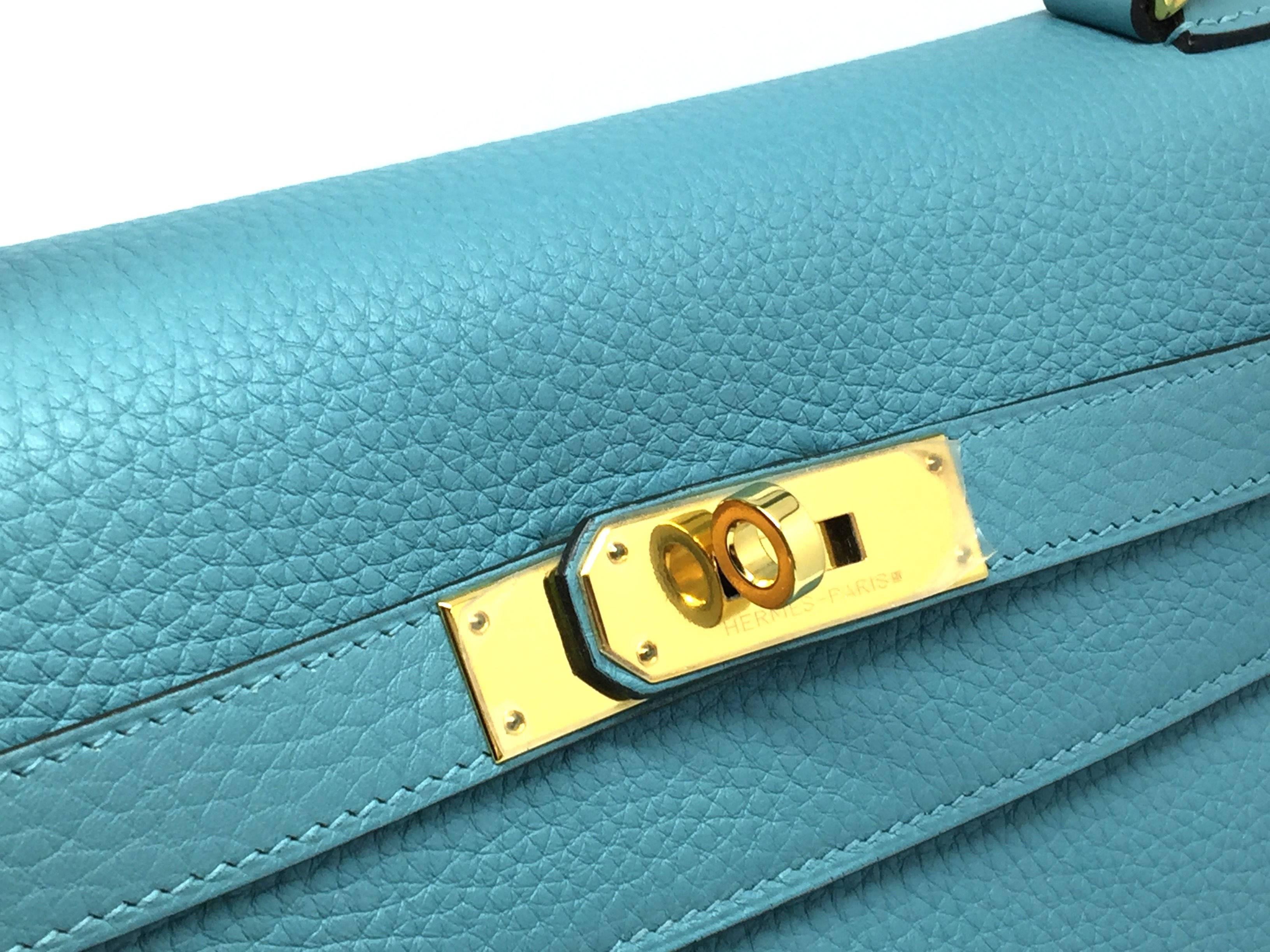 Hermes Kelly 32 Blue Saint Cyr Taurillon Clemence Leather GHW Top Handle Bag In New Condition For Sale In Kowloon, HK