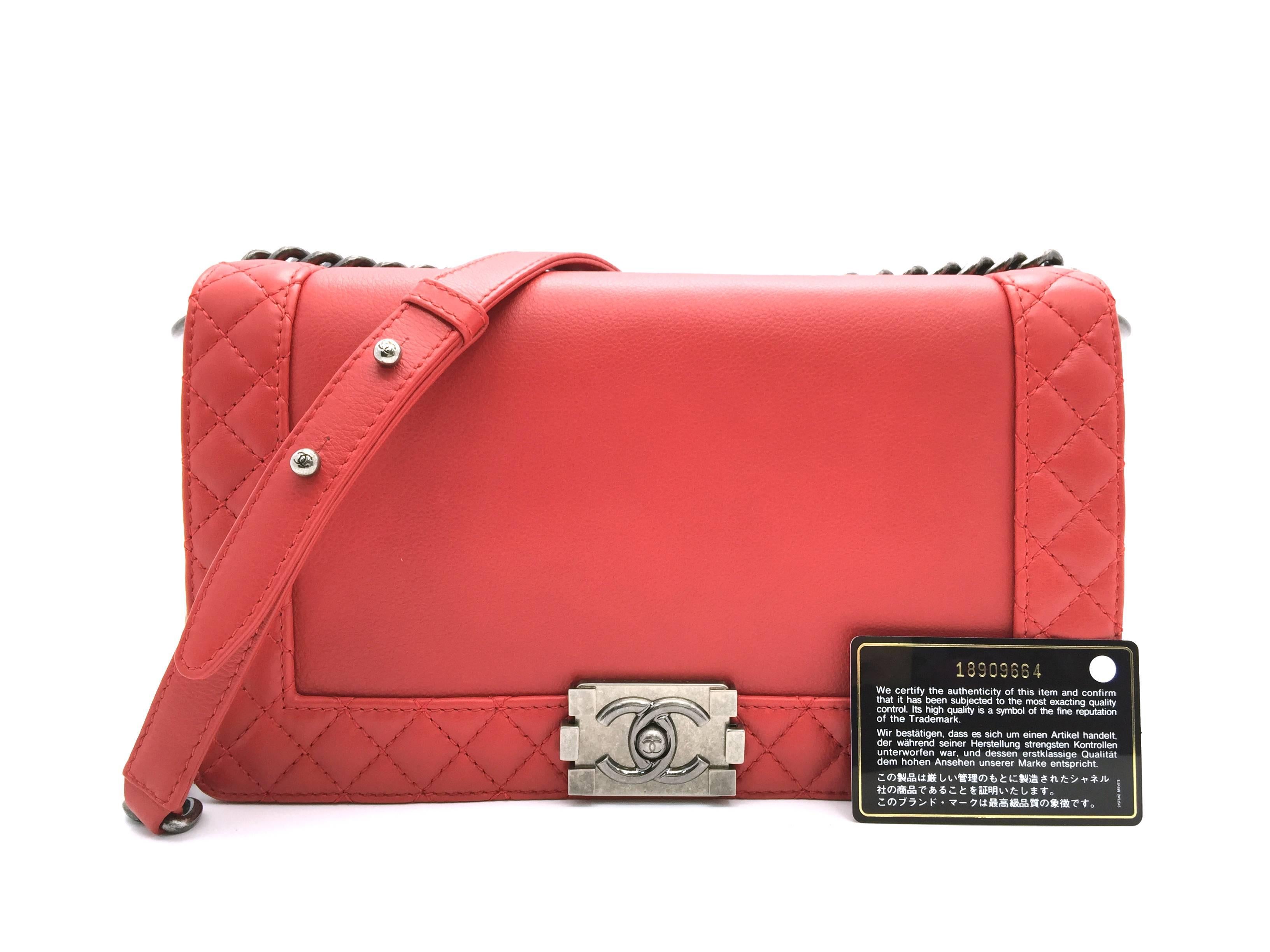 Color: Red 
Material: Quilted Lambskin Leather

Condition:
Rank S
Overall: Almost New
Surface: Good
Corners: Good
Edges: Good
Handles/Straps: Good
Hardware: Good

Dimension:
W28 × H16 × D7cm（W11.0" × H6.2" × D2.7"）
Shoulder strap