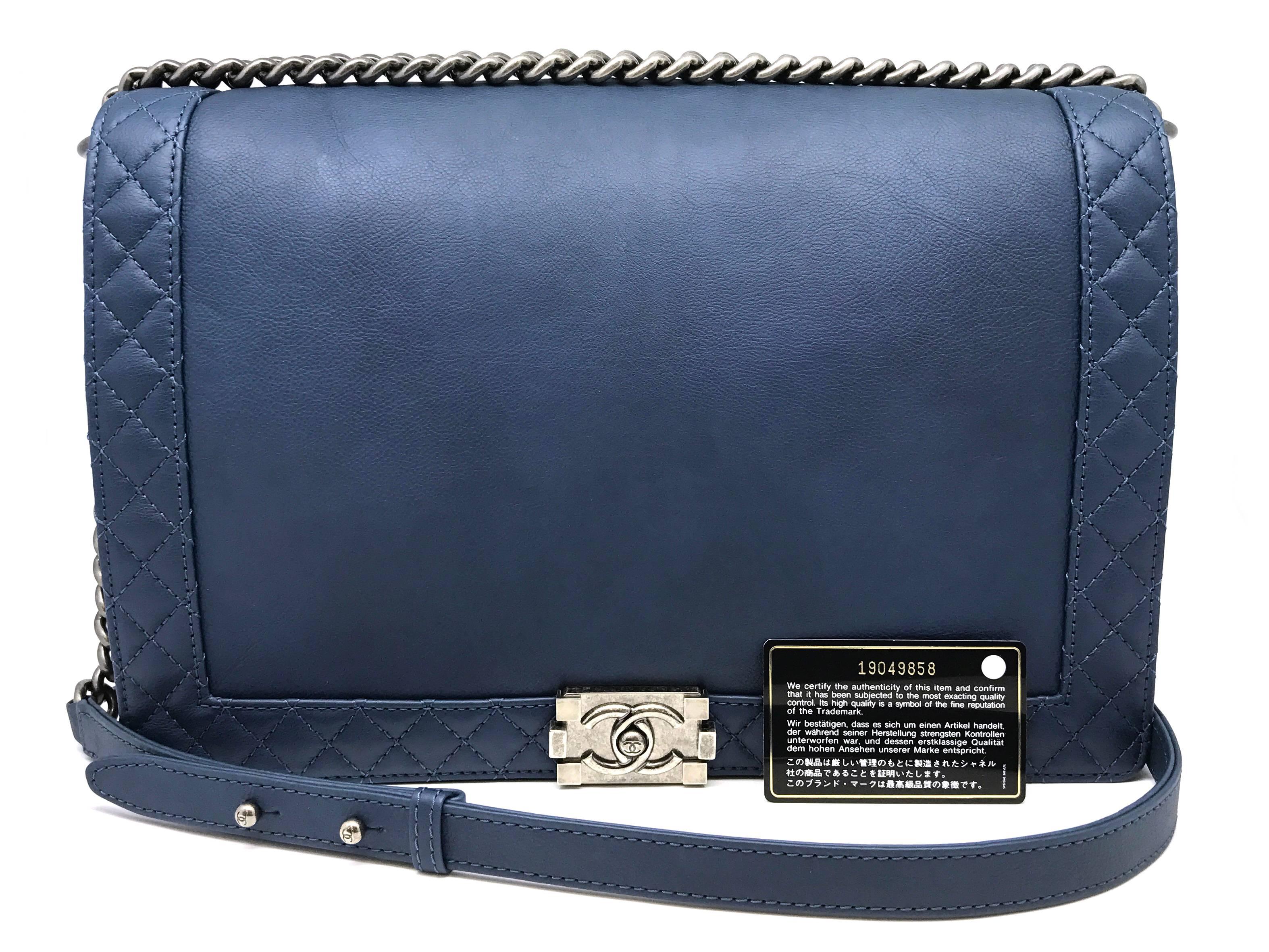 Color: Blue
Material: Calfskin Leather

Condition:
Rank A
Overall: Good, few minor defects
Surface: Minor Scratches
Corners: Good
Edges: Good
Handles/Straps: Good
Hardware: Good

Dimension:
W34.5 × H22.5 × D7.5cm（W13.5