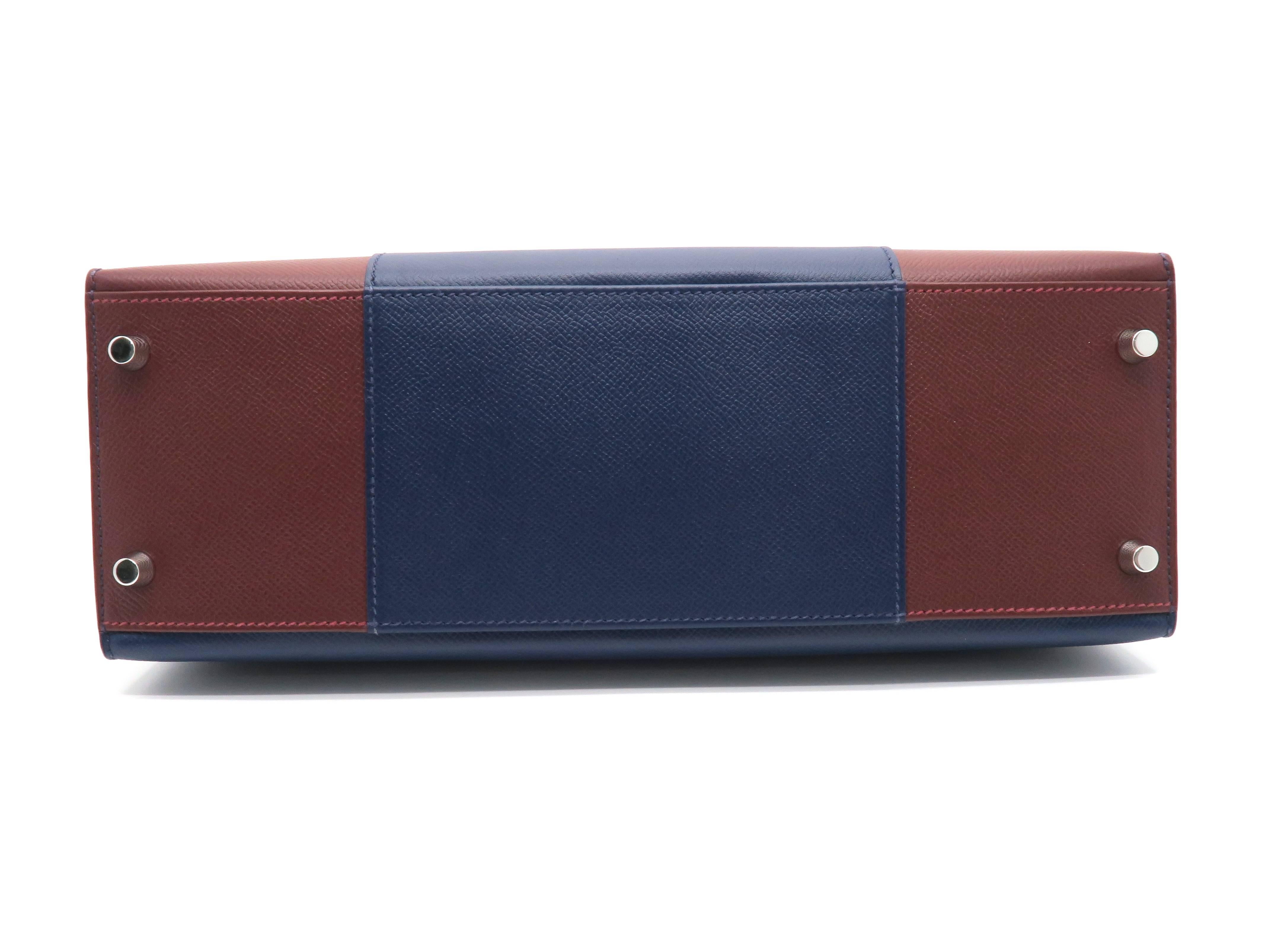 Hermes Kelly 32 Navy Blue and Red Epsom Leather Top Handle Bag In Excellent Condition In Kowloon, HK