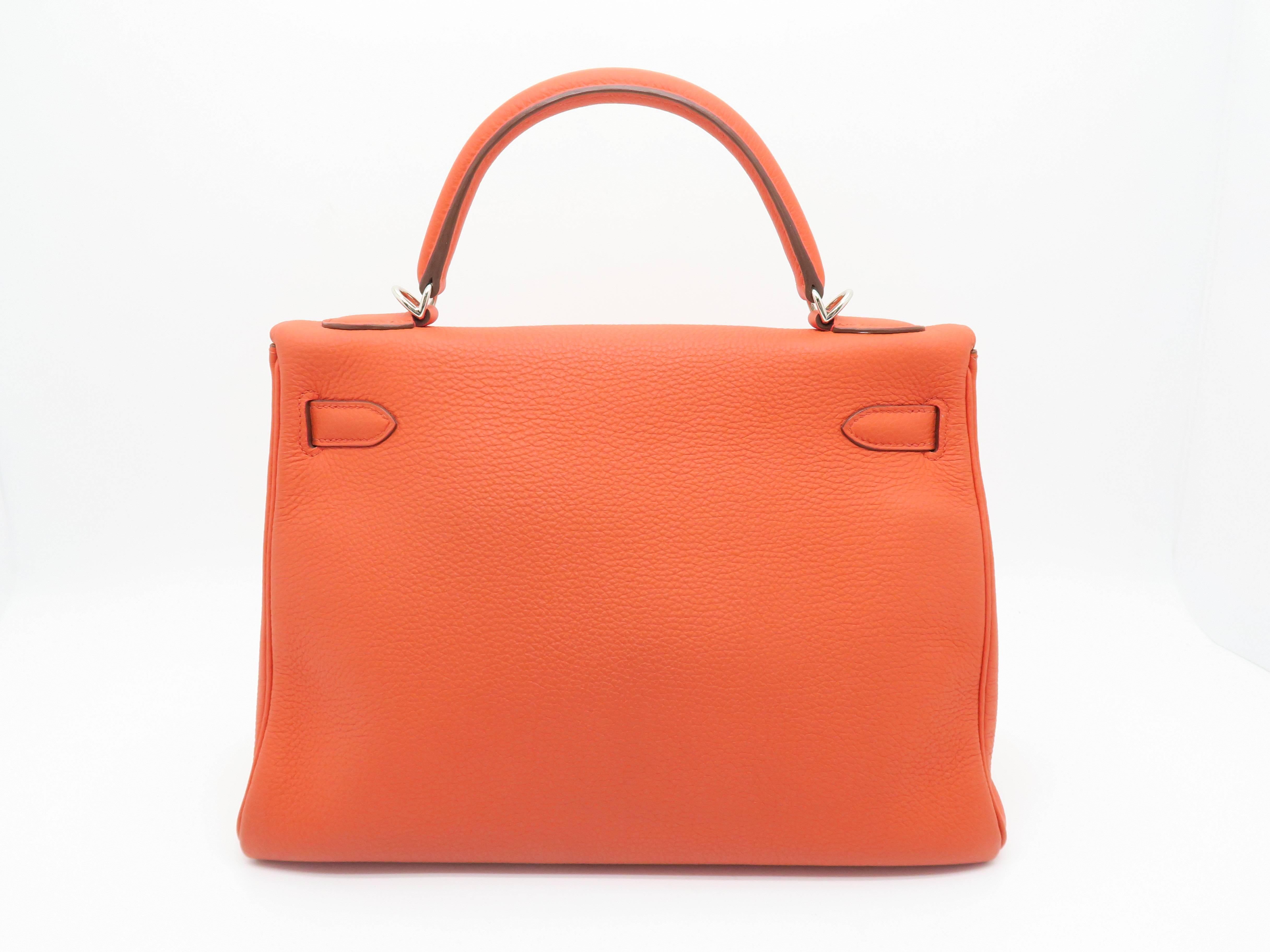 Hermes Kelly 32 Capucine Orange Togo Leather SHW Top Handle Bag In New Condition In Kowloon, HK