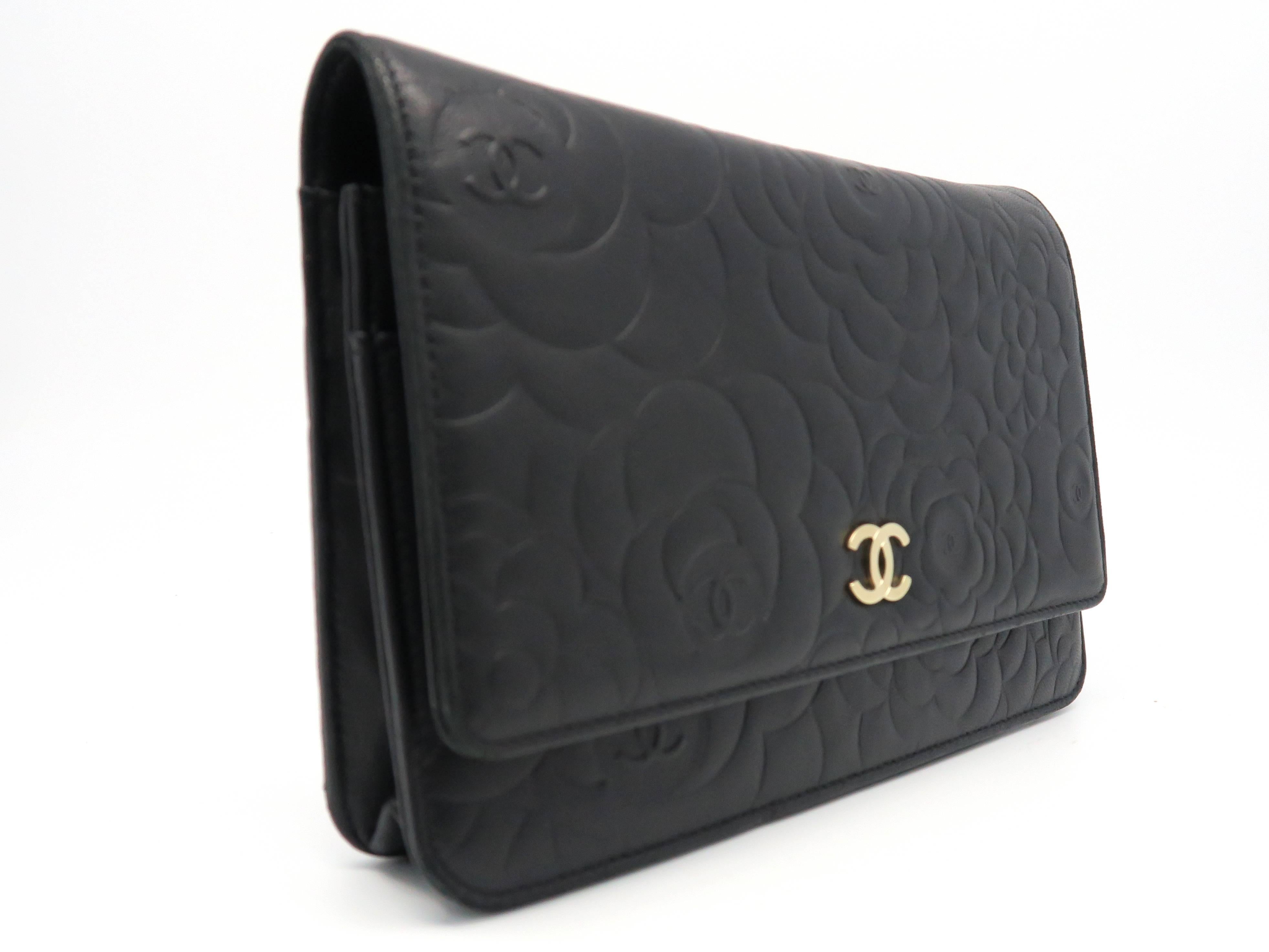Chanel Camellia Embossed Wallet On Chain Black Lambskin Leather Flap Bag In Excellent Condition For Sale In Kowloon, HK