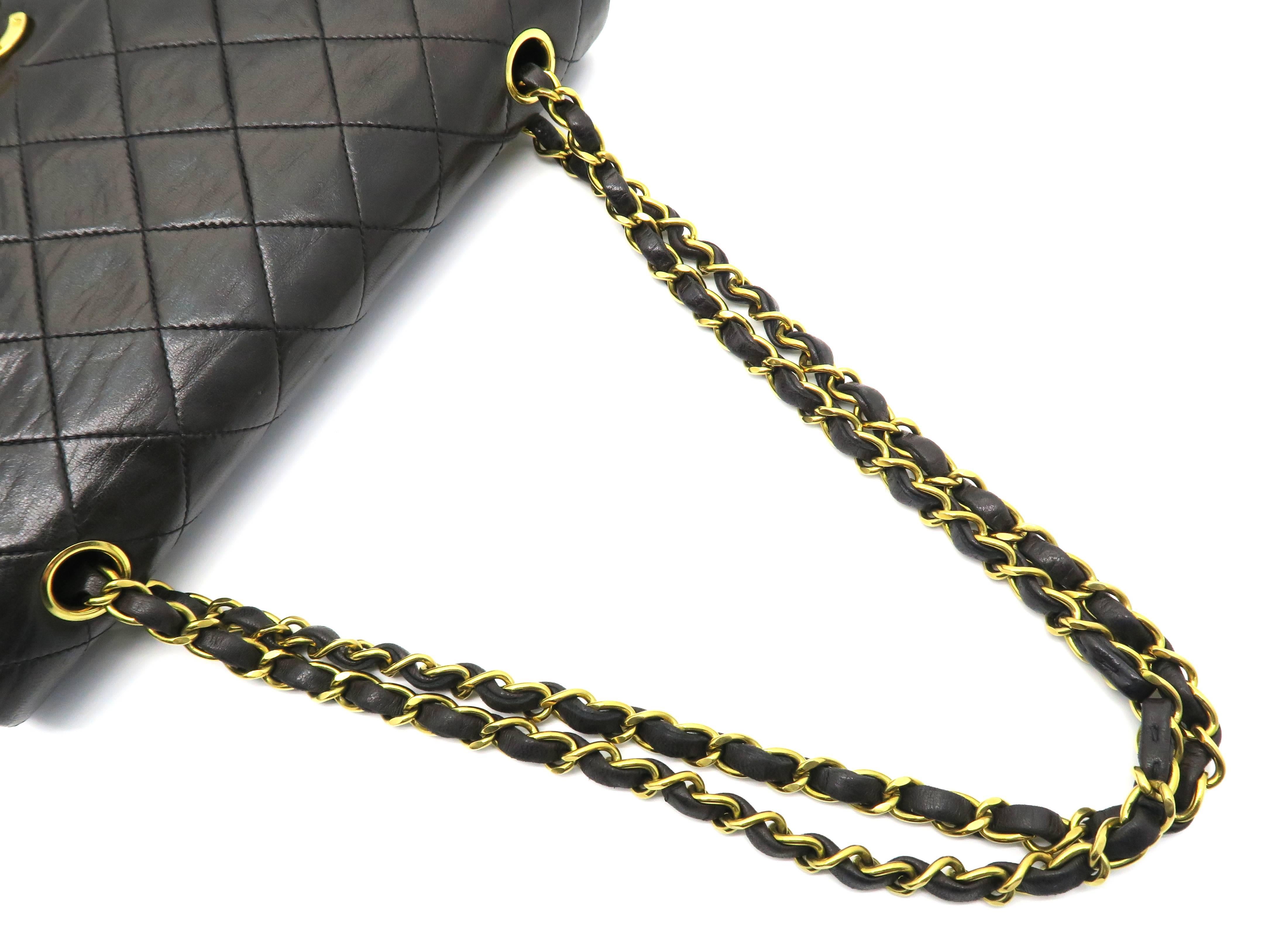 Women's Chanel Vintage Matelasse 25 Double Flap Black Leather Chain Shoulder Bag For Sale