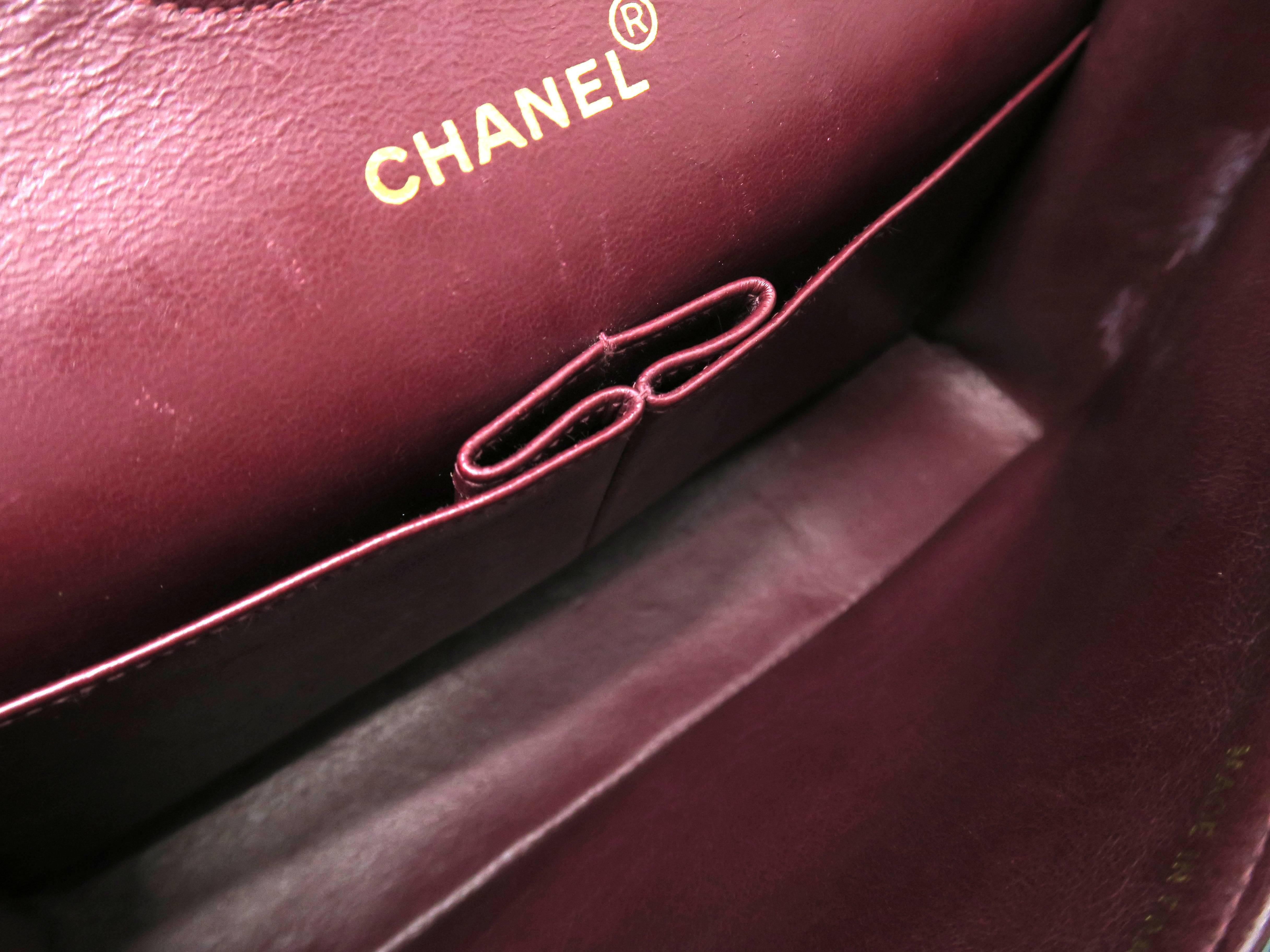 Chanel Vintage Matelasse 25 Double Flap Black Leather Chain Shoulder Bag For Sale 2