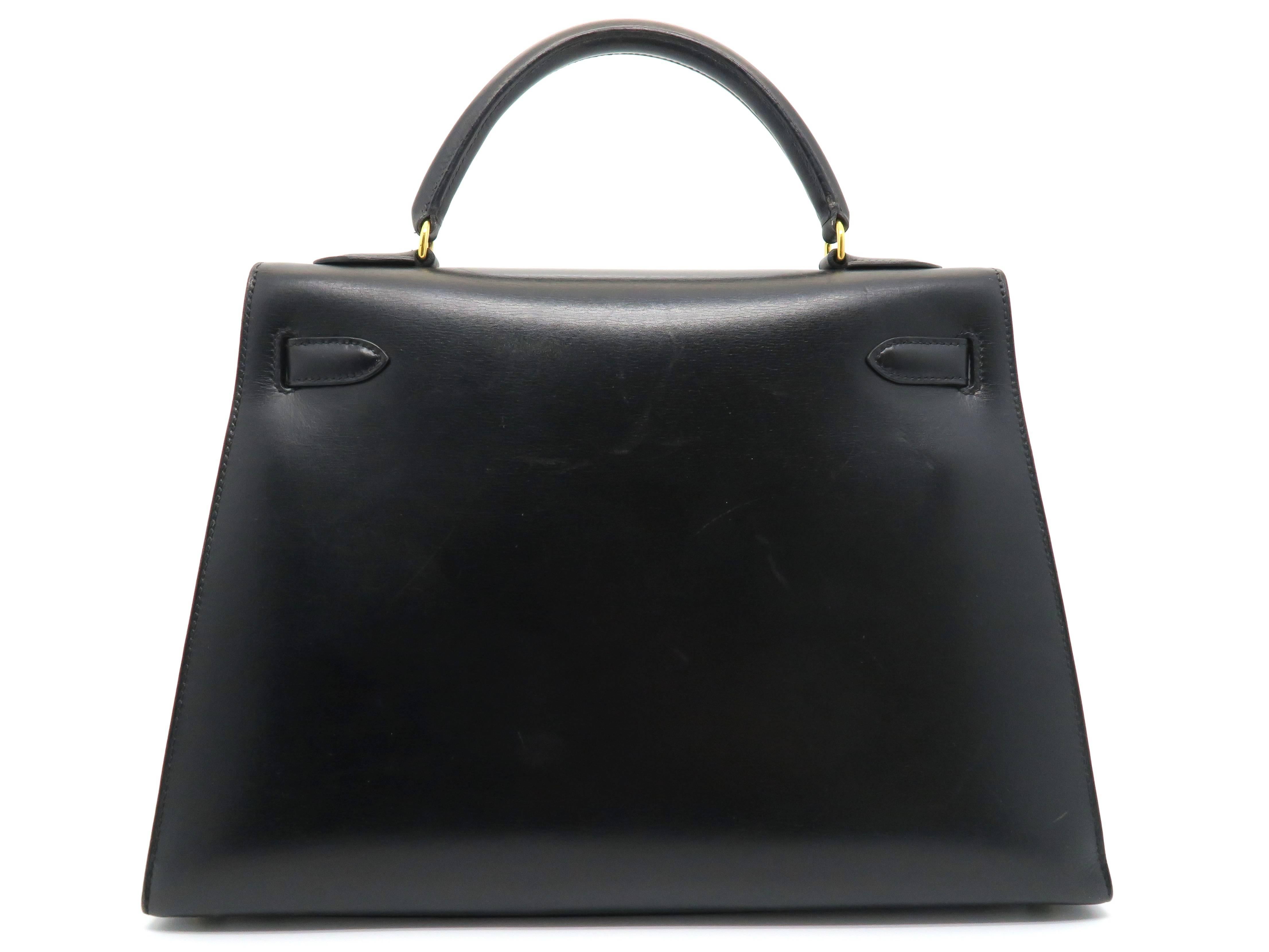 Hermes Kelly 32 Noir Black Box Leather Gold Metal Top Handle Bag In Excellent Condition In Kowloon, HK
