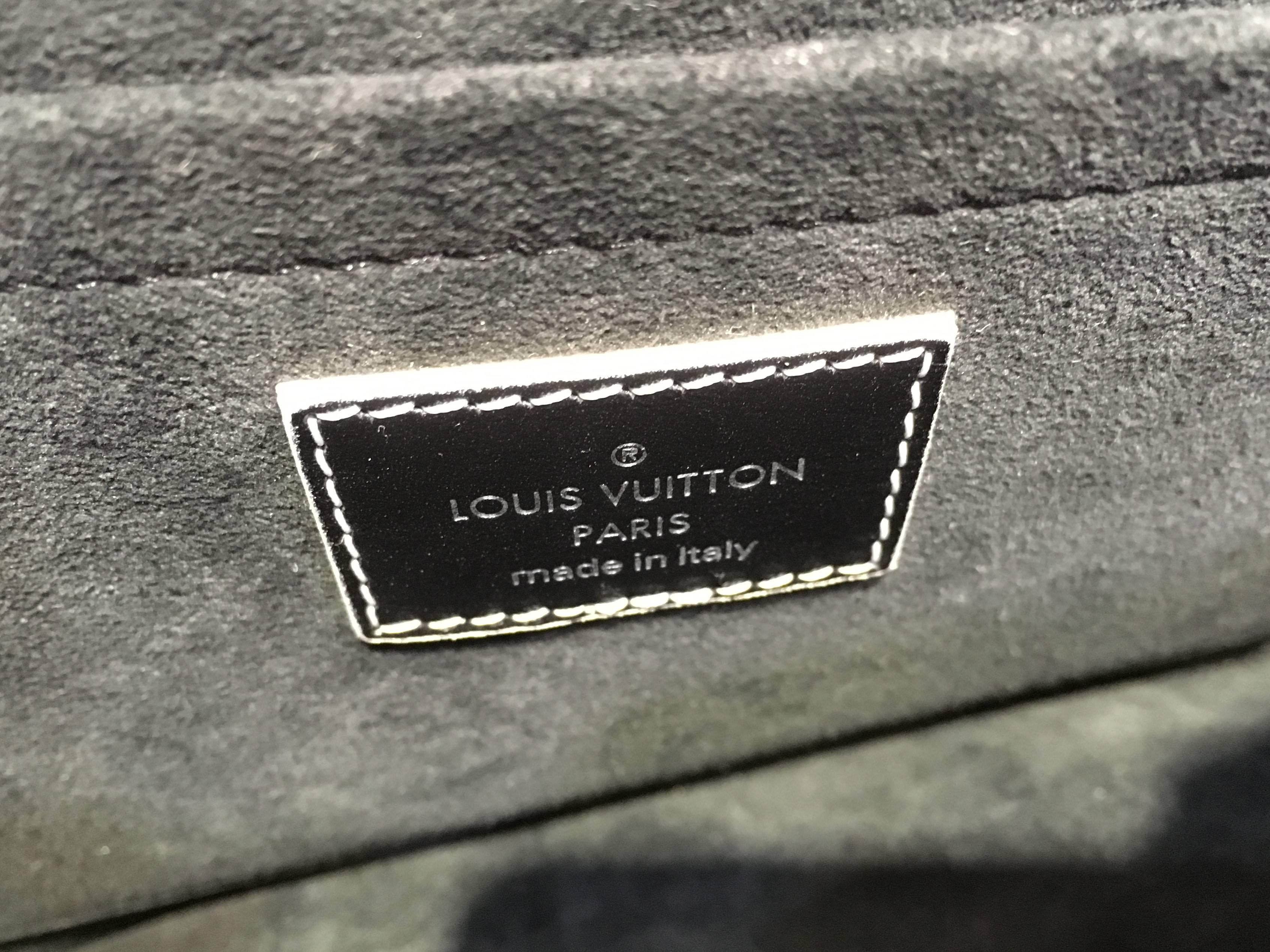 Louis Vuitton Chain It PM Black and Brown Monogram Canvas Top Handle Bag For Sale 3