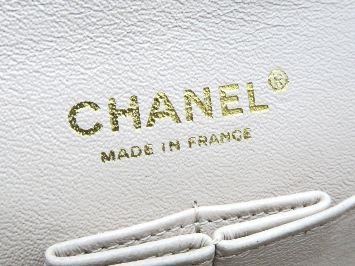 Chanel Classic Double Flap White Quilted Lambskin Leather Gold Metal Handbag For Sale 4