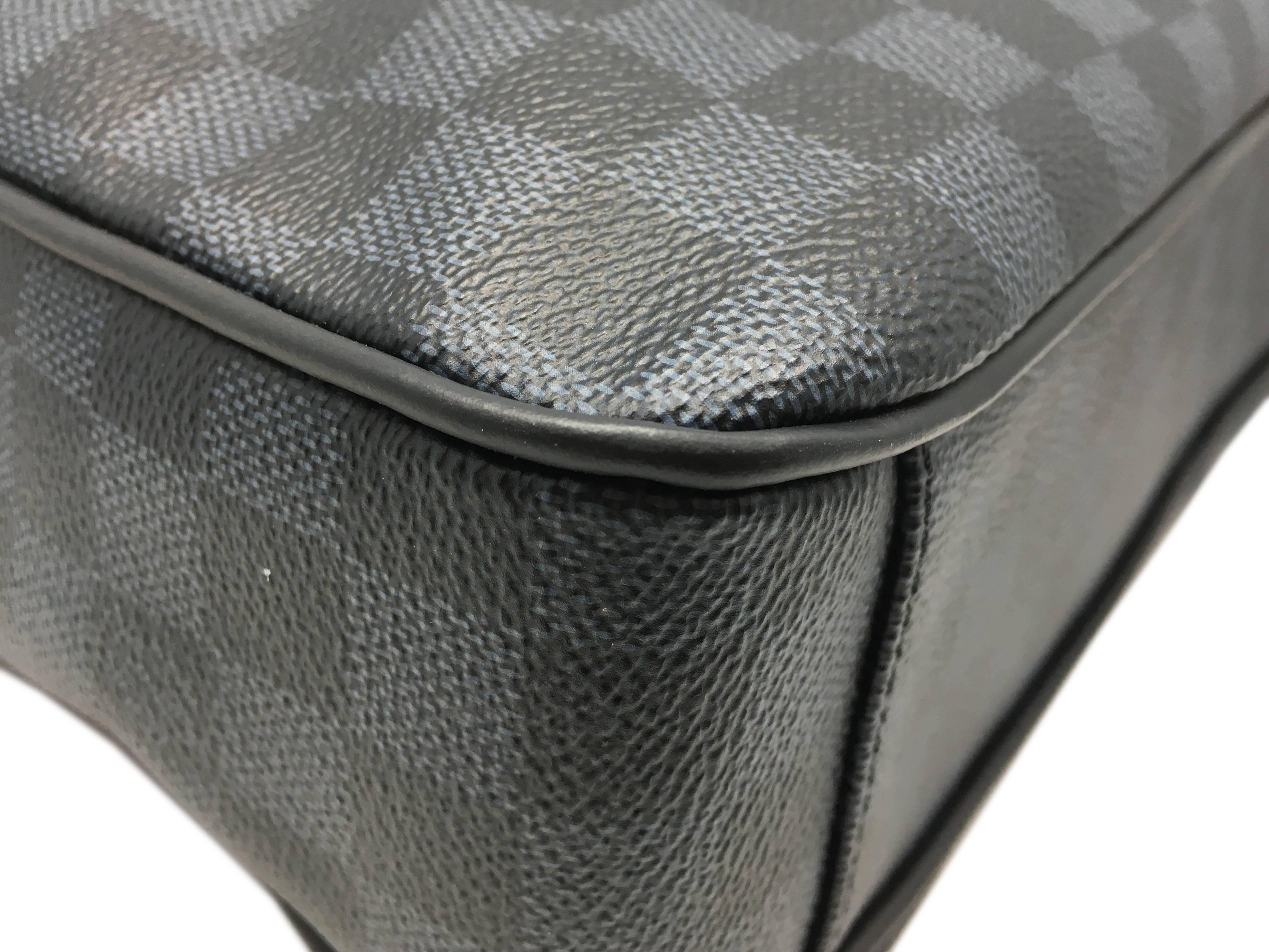 Men's Louis Vuitton Black/ Blue Damier Graphite Business Briefcase For Sale