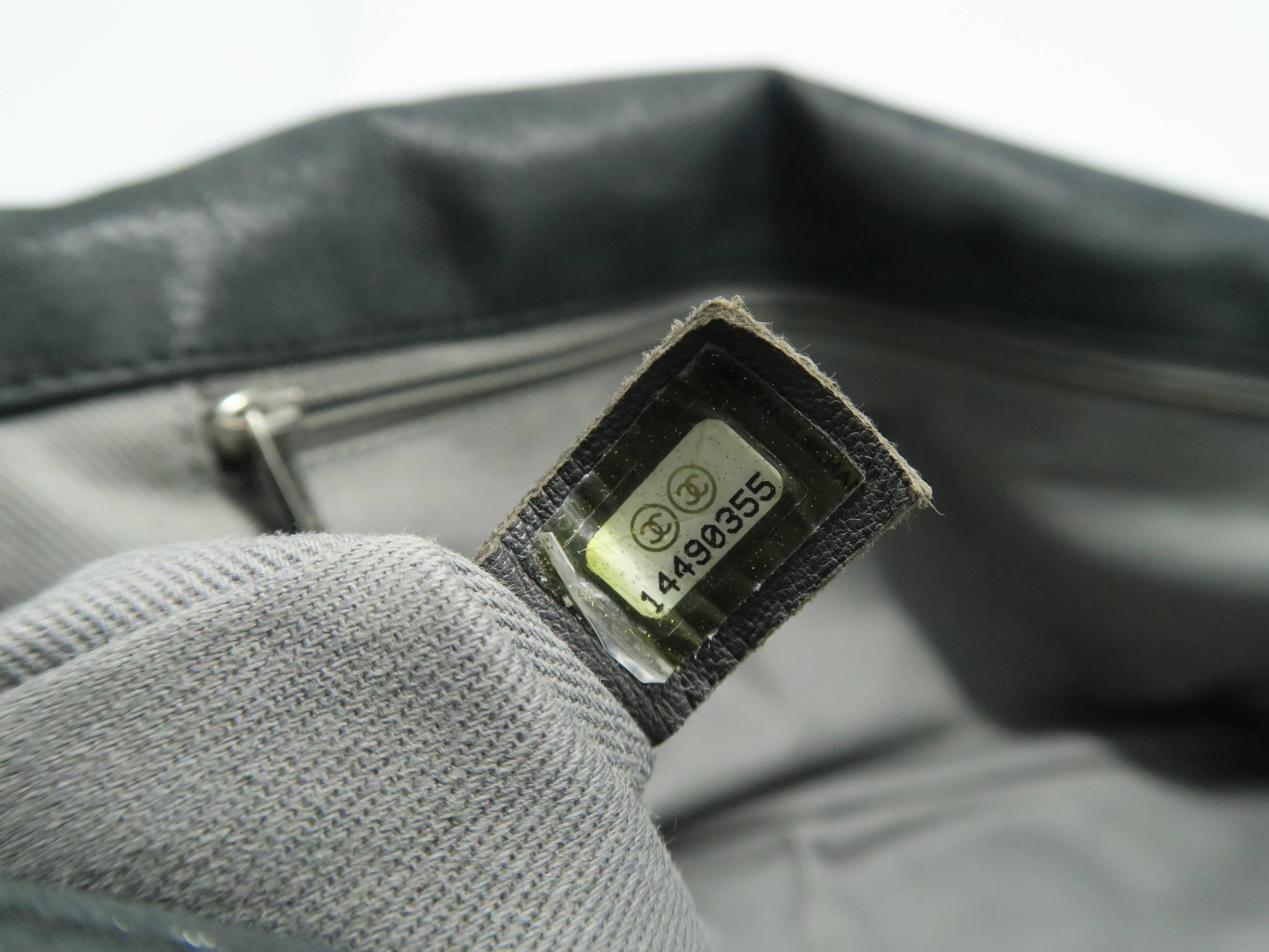 Chanel Dark Green Lambskin Leather Silver Metal Shoulder Bag For Sale 3