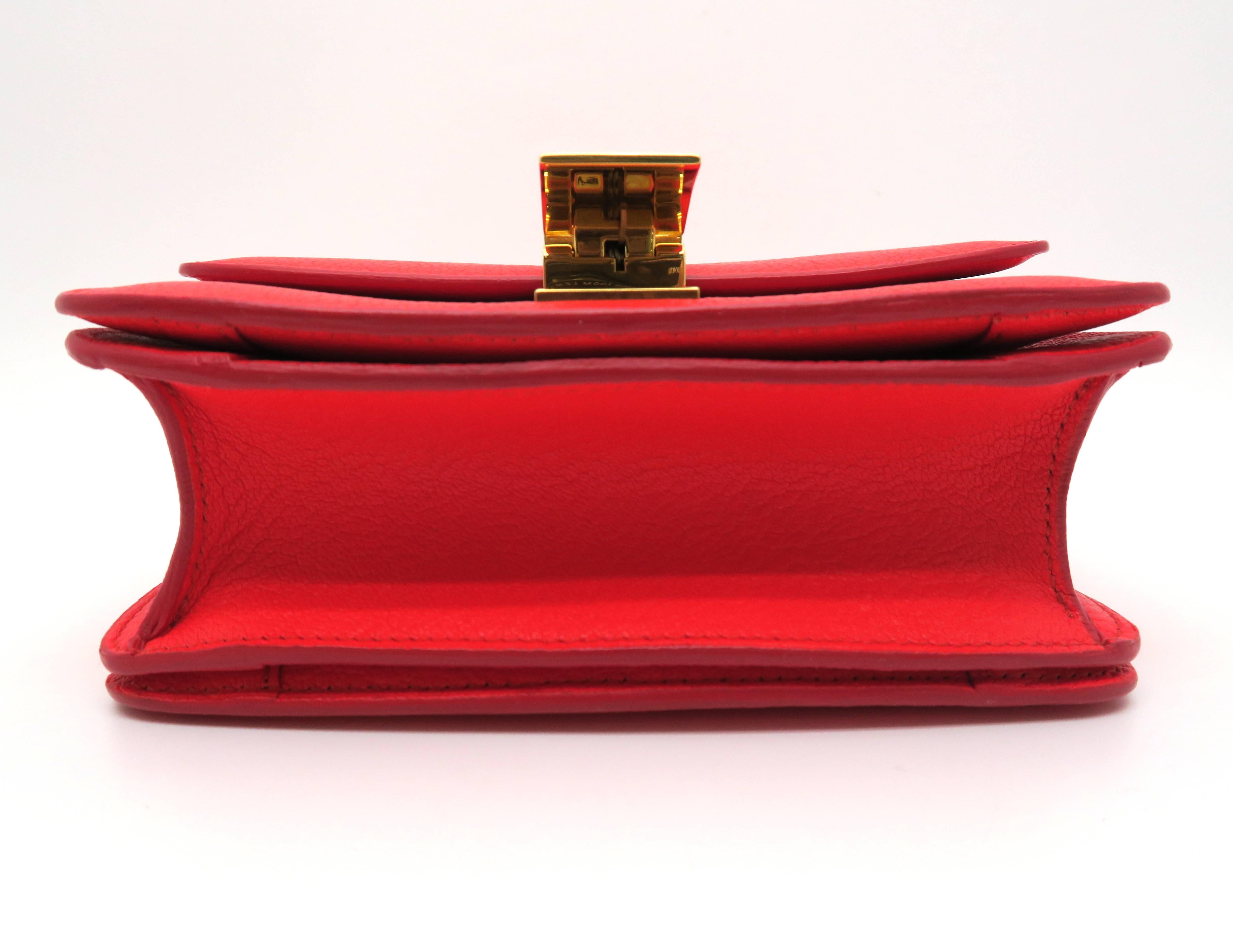 Celine Classic Box Red Calfskin Leather Shoulder Bag In Excellent Condition In Kowloon, HK
