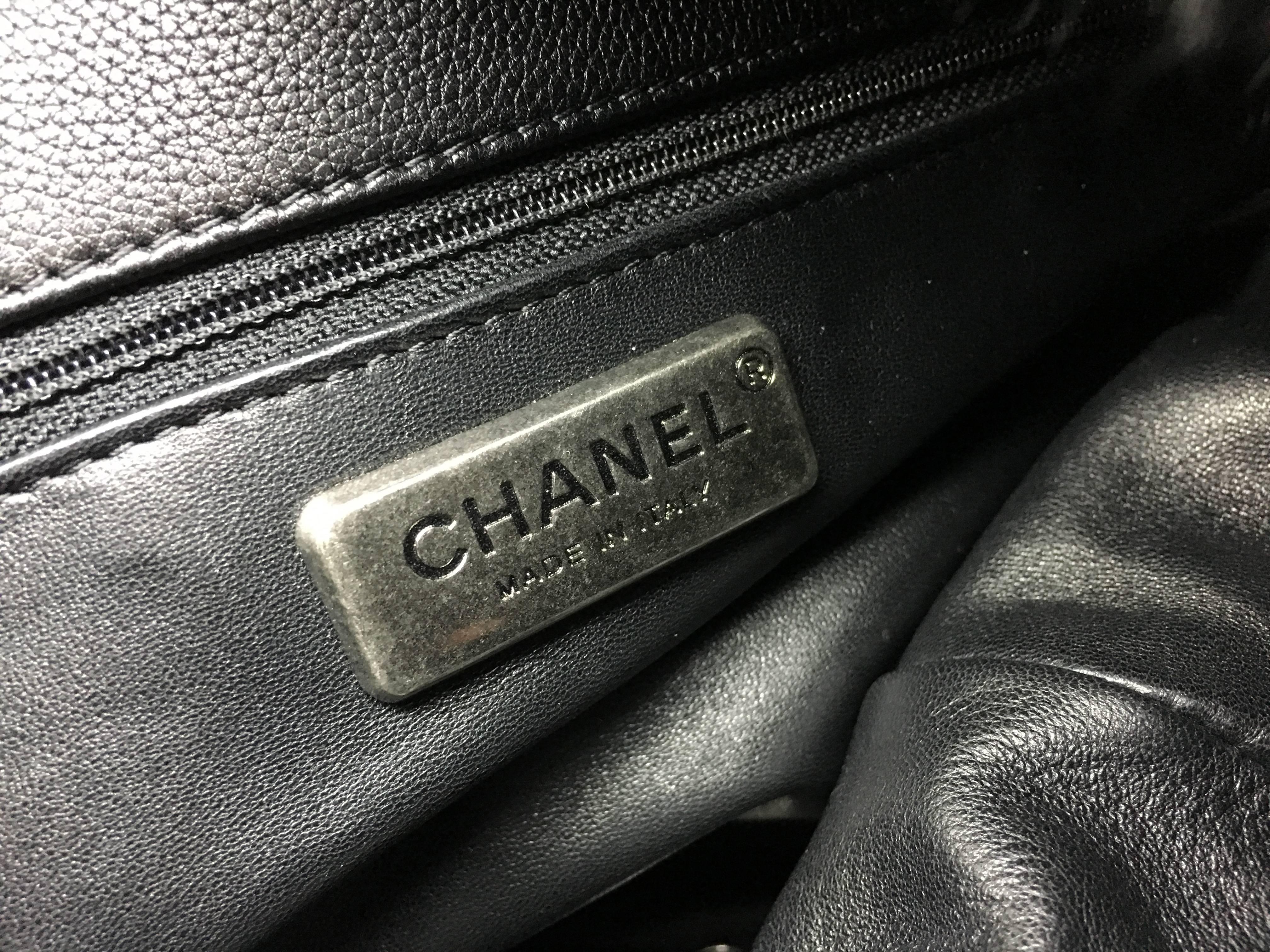Chanel Black Calfskin Leather / Fur Chain Shoulder Bag For Sale 2