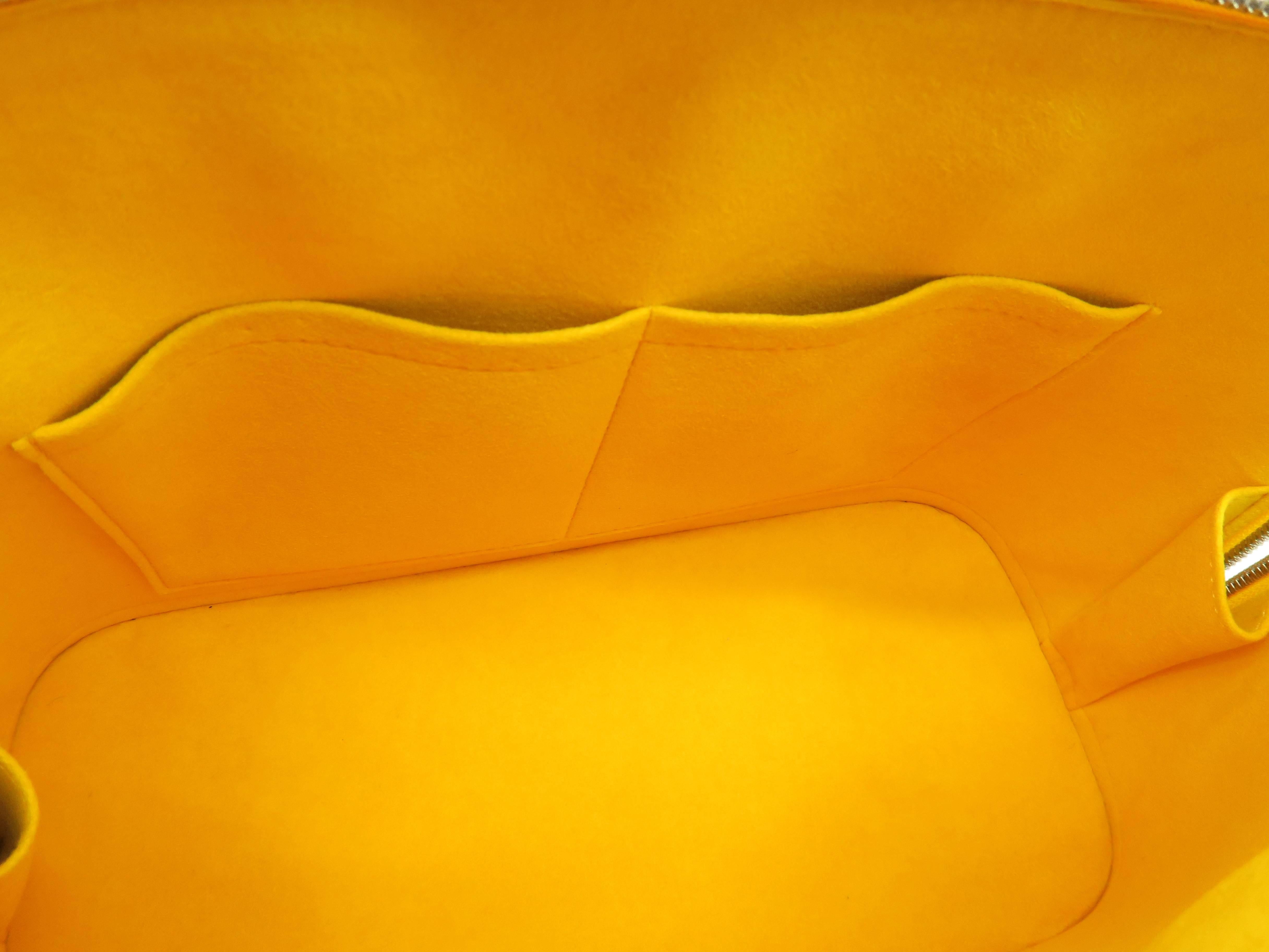 Louis Vuitton Alma PM Epi Leather Yellow Handbag For Sale 2