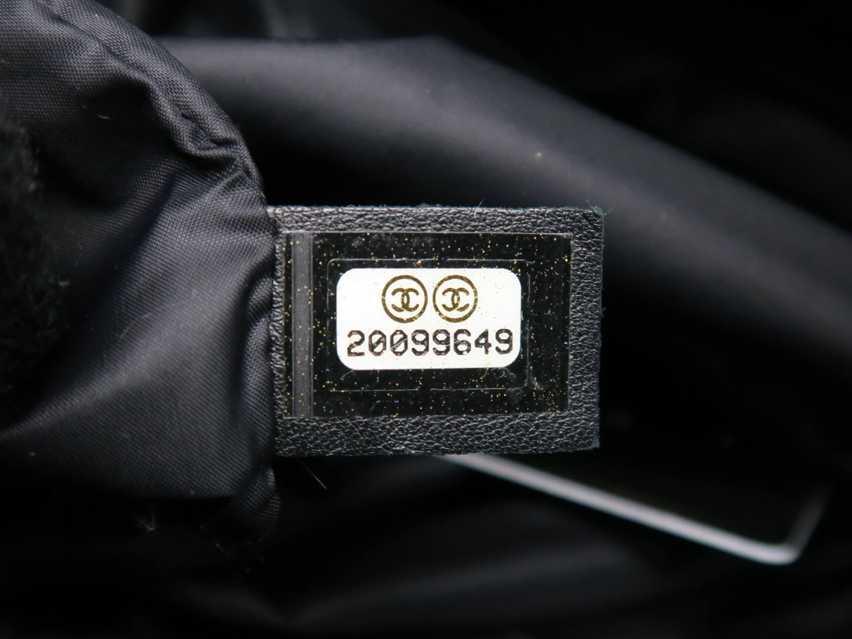 Chanel Coco Cocoon Green/ Black Nylon Shoulder Bag For Sale 5