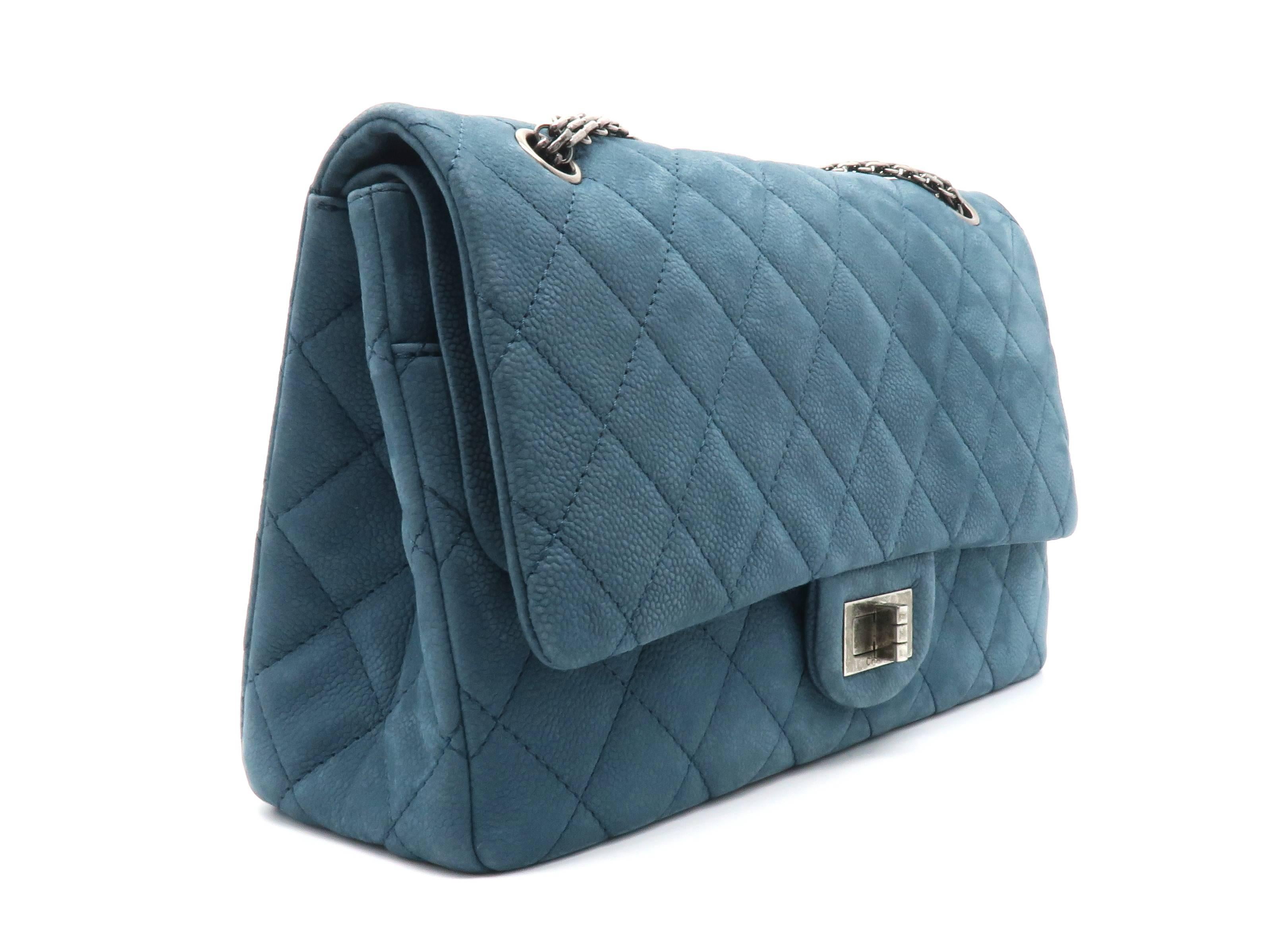 Color: Blue 

Material: Caviar Leather

Condition: Rank A
Overall: Good, few minor defects 
Surface: Good
Corners: Minor Scratches
Edges: Good
Handles/Straps: Good
Hardware: Minor Scratches

Dimension: W31.5 × H19 × D10cm（W12.4" × H7.4" ×