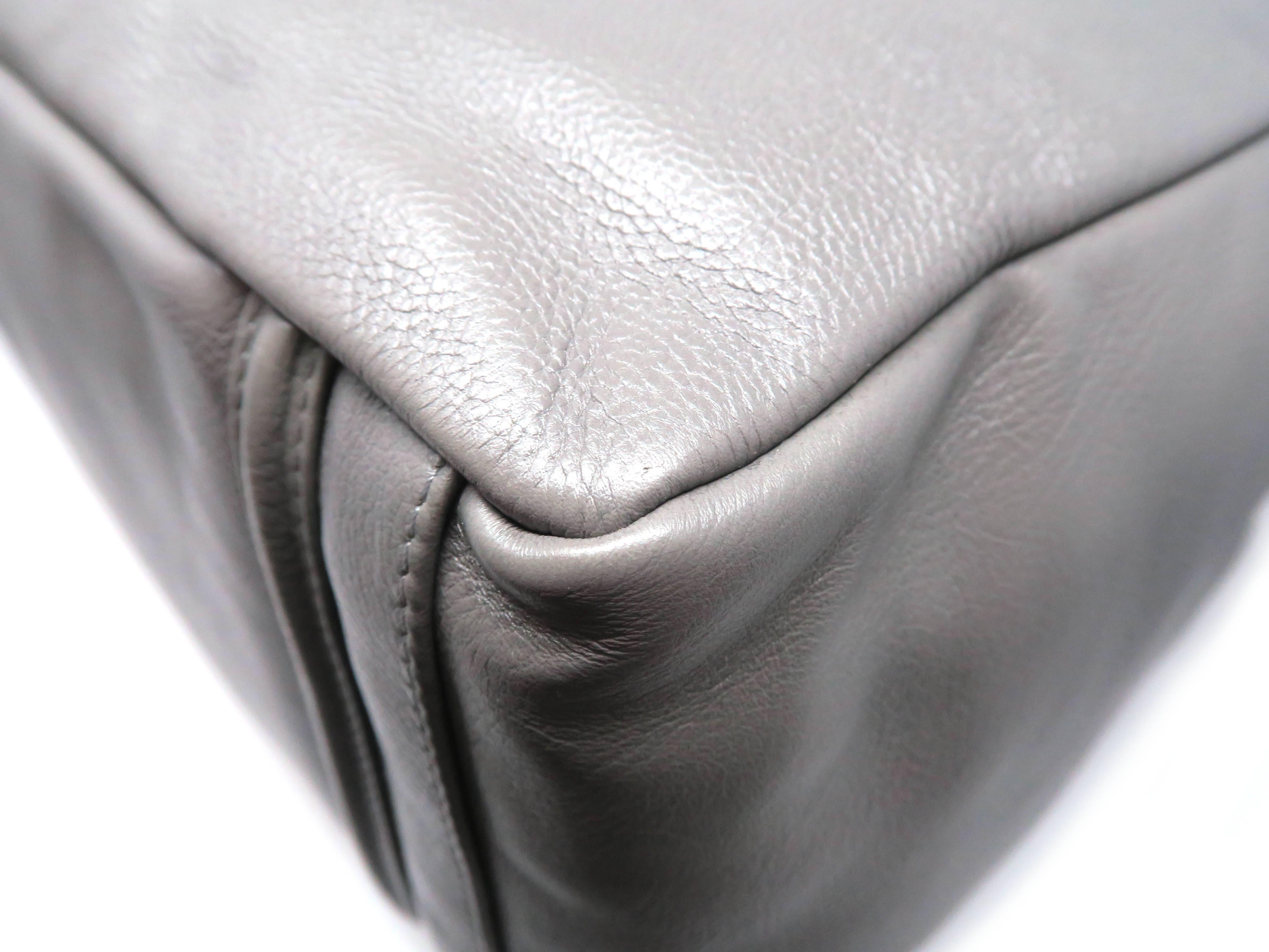 Chanel Grey Calfskin Leather Silver Metal Chain Shoulder Bag For Sale 1