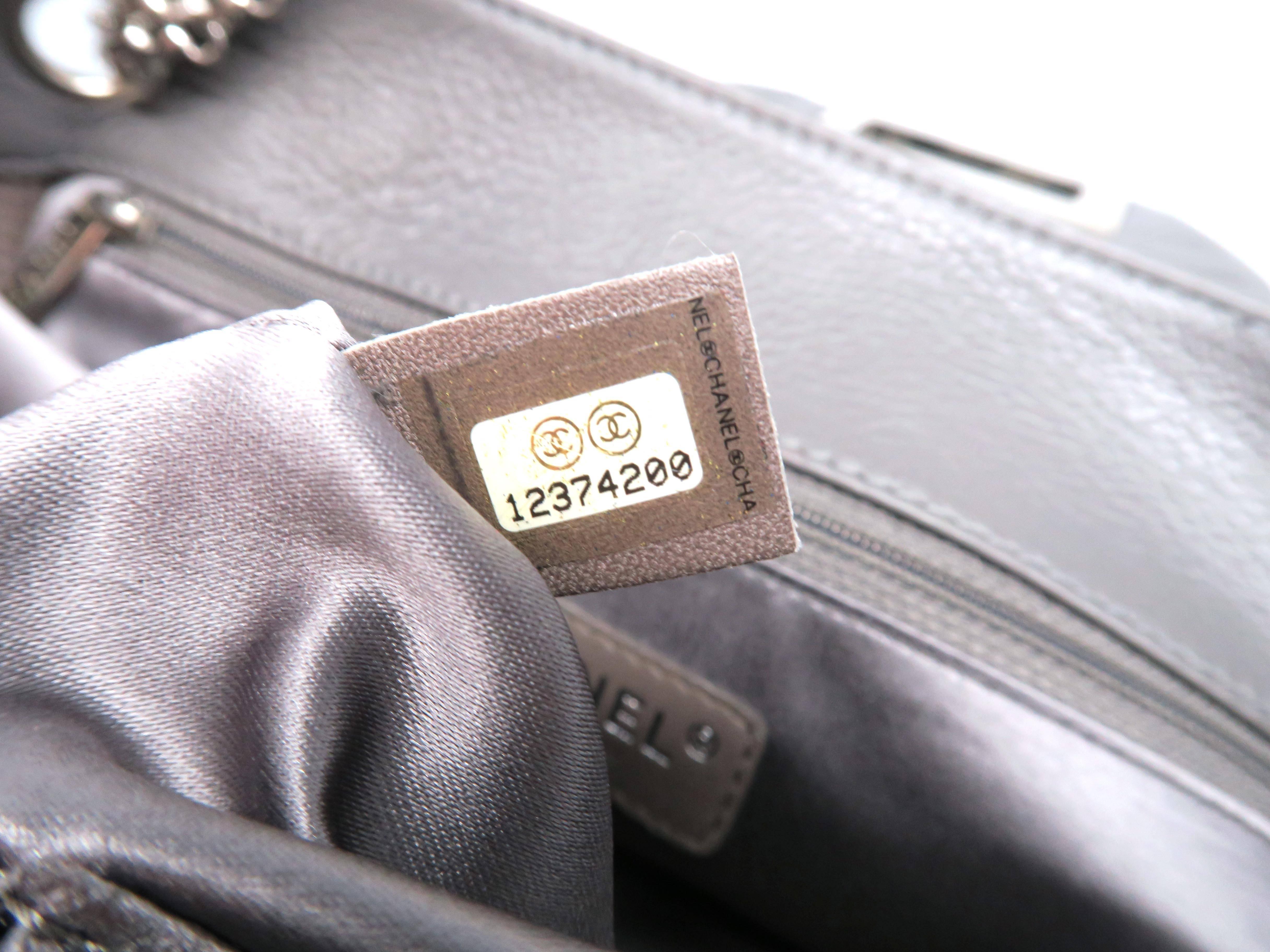 Chanel Grey Calfskin Leather Silver Metal Chain Shoulder Bag For Sale 5