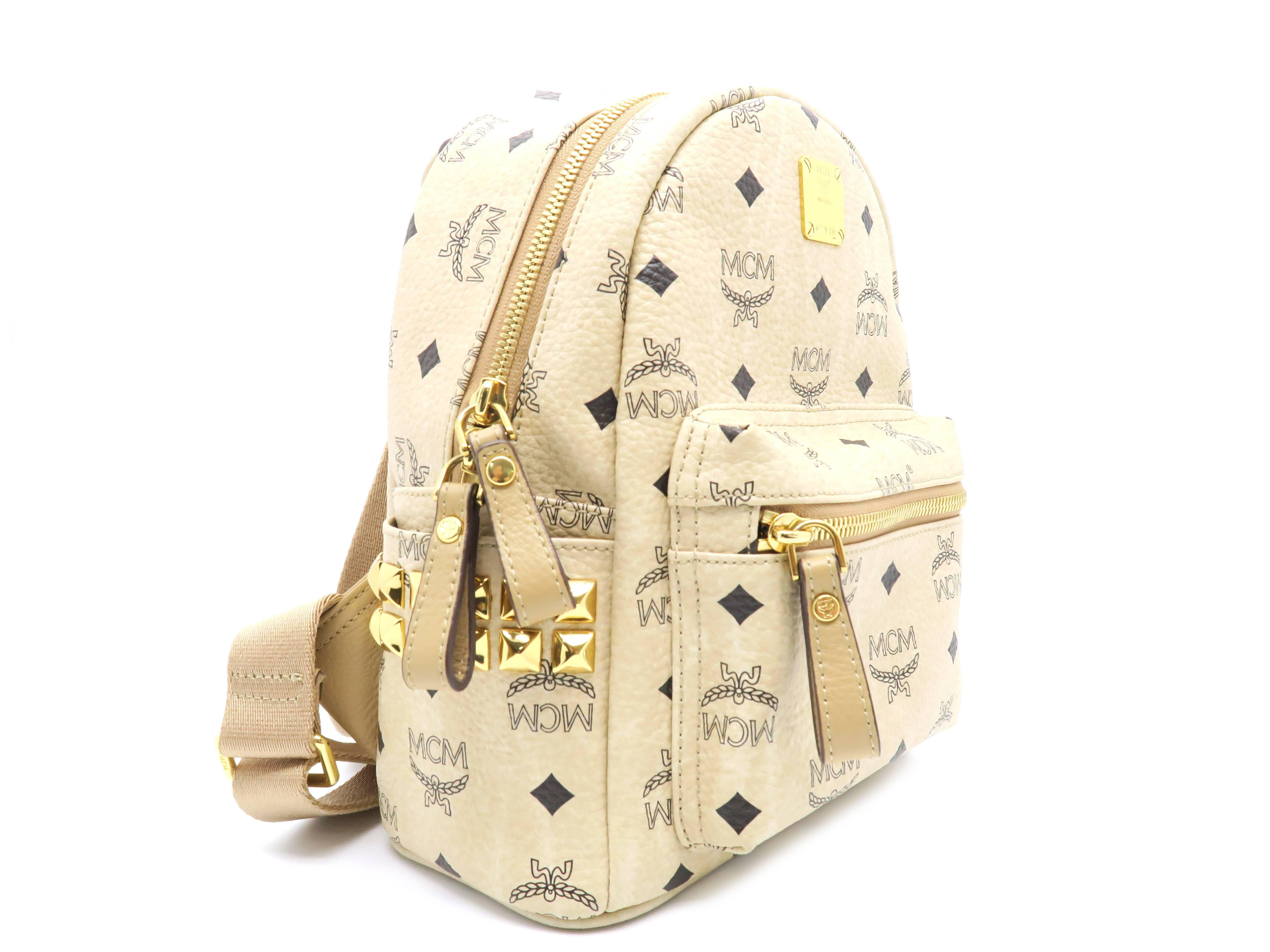 Color: Beige

Material: Coated Canvas

Condition: Rank S
Overall: Almost New
Surface: Good
Corners: Good
Edges: Good
Handle/Strap: Good
Hardware: Good

Dimensions: W22×H26×D10.5cm
Shoulder Strap: 56cm - 93cm

***This item does not come with any