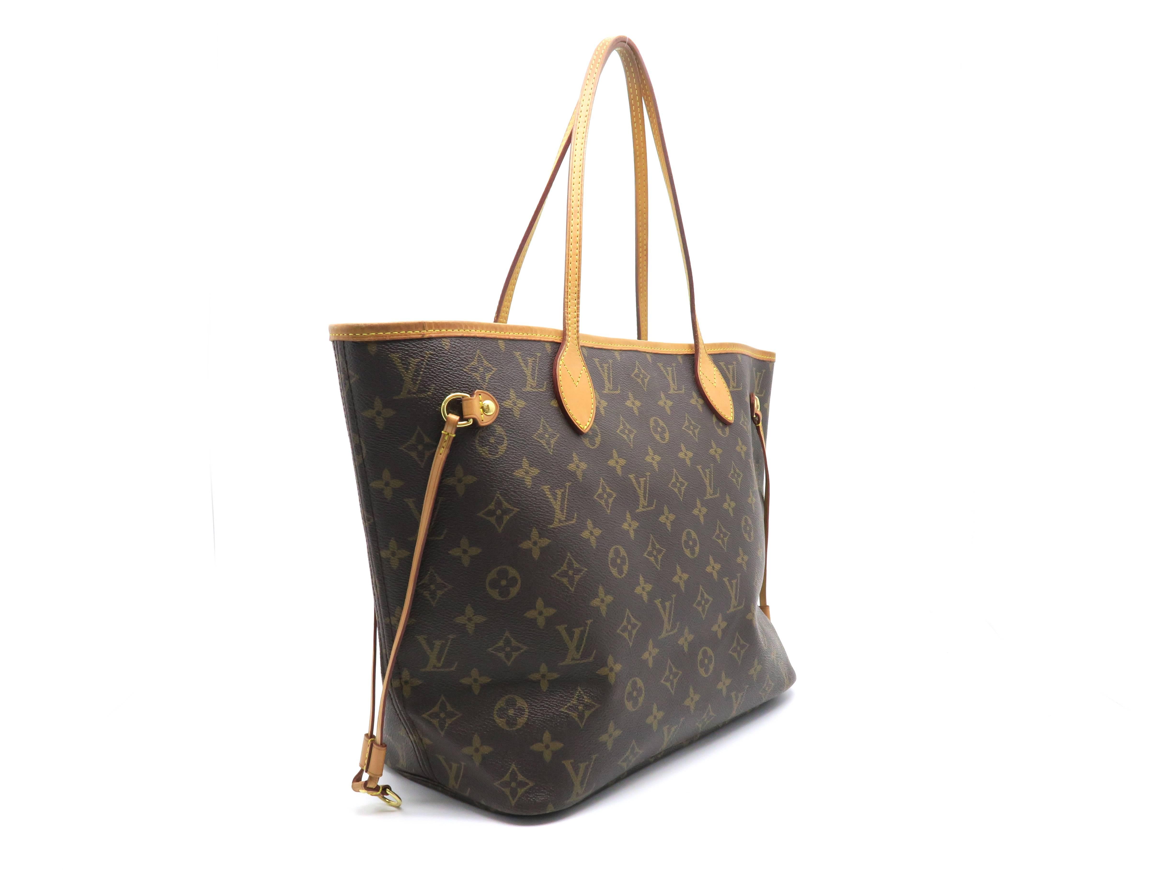Color: Brown

Material: Monogram Canvas

Condition: Rank A 
Overall: Good, few minor defects
Surface: Minor Scratches
Corners: Minor Scratches
Edges: Minor Scratches
Handles/Straps: Minor Stains
Hardware: Minor Scratches

Dimension: W32 × H28 ×