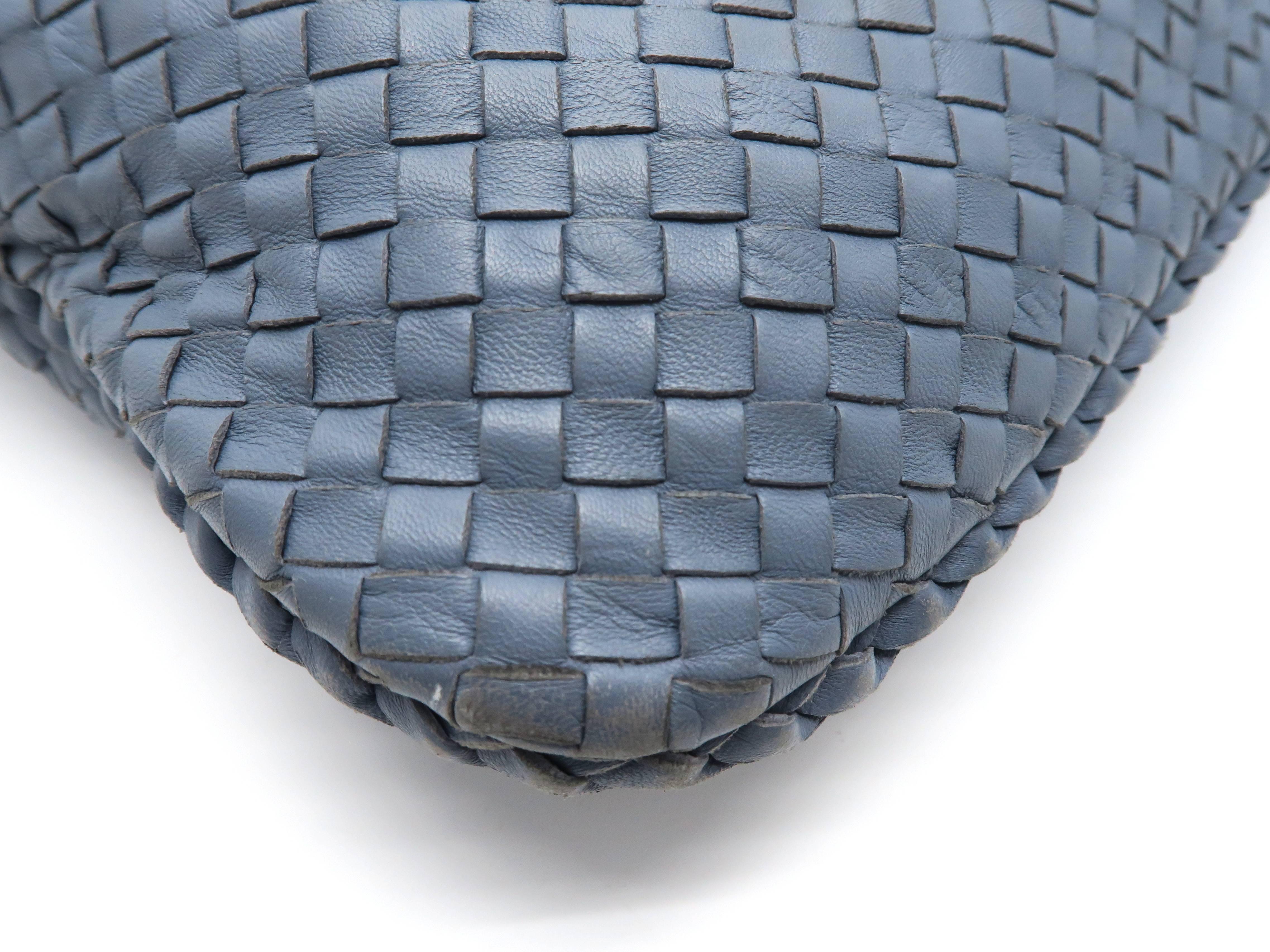Bottega Veneta Blue Intrecciato Leather Hobo Bag For Sale 3