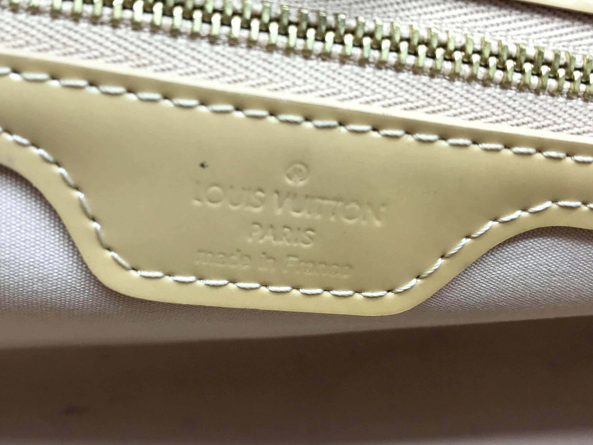 Louis Vuitton Wilshire Boulevard Nude Monogram Vernis Handbag For Sale 4