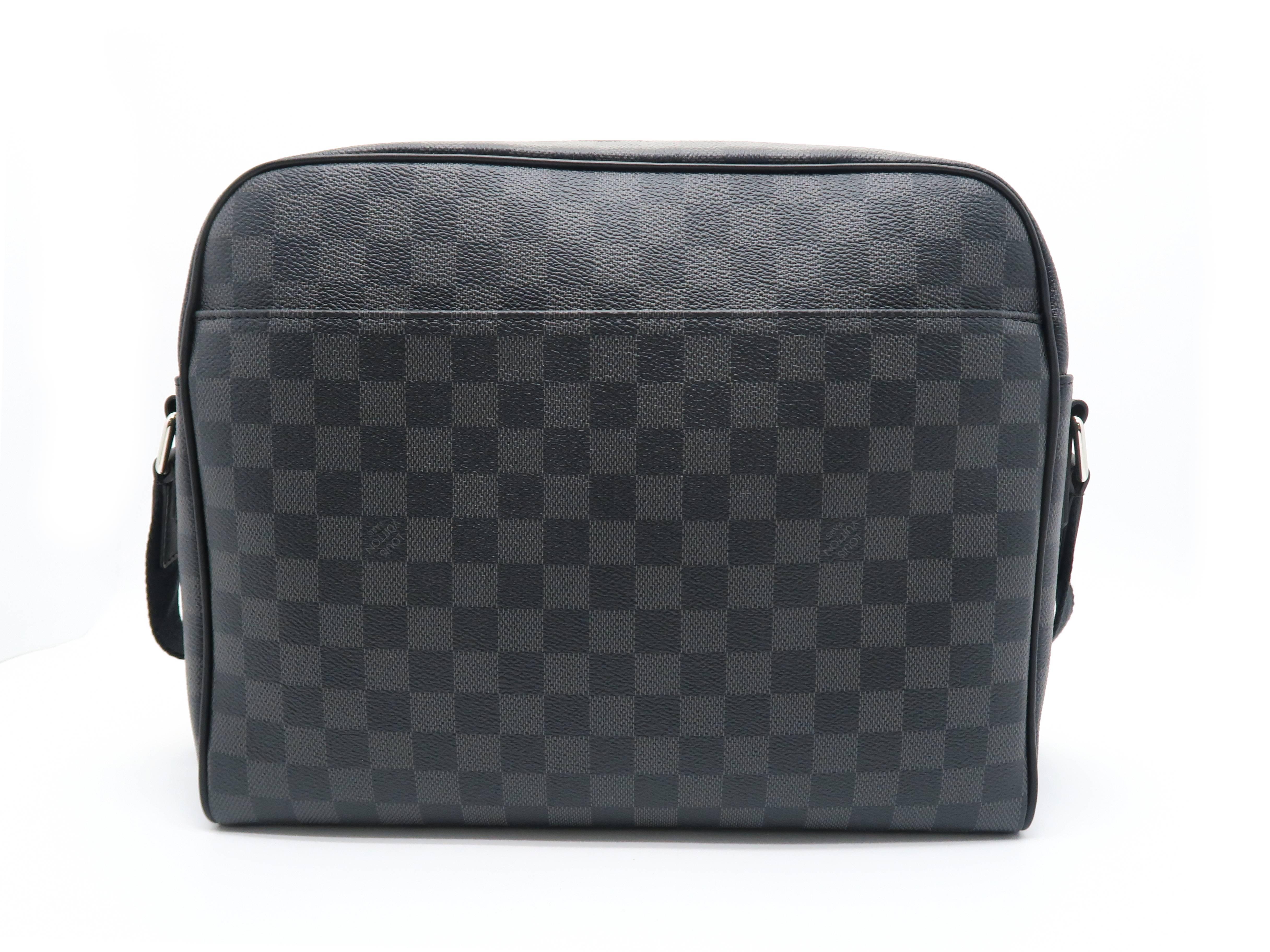 Louis Vuitton Dayton Reporter Black Damier Graphite Shoulder Bag In New Condition In Kowloon, HK