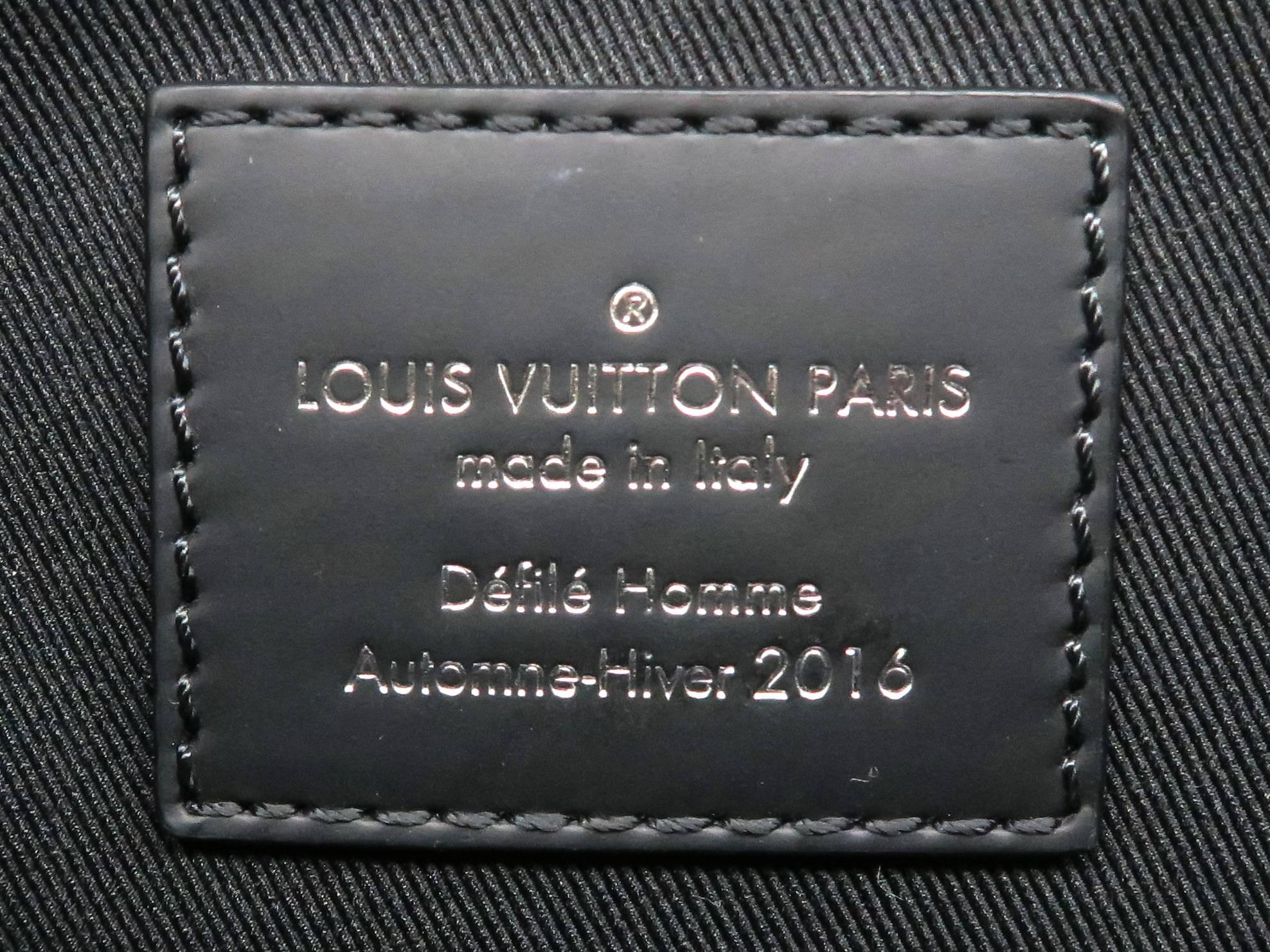 Louis Vuitton Monogram Eclipse Messenger MM Voyage Messenger Bag 1