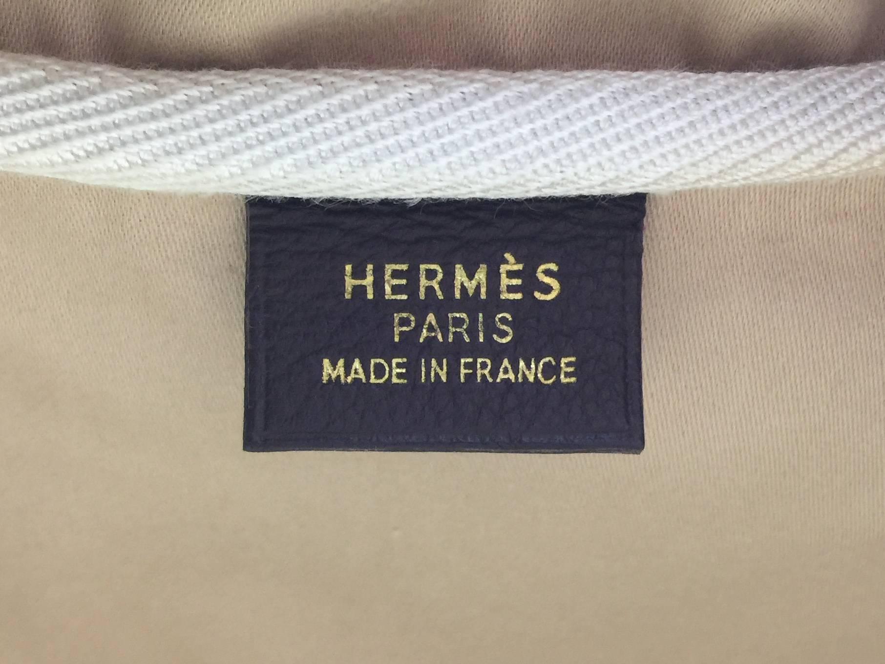 Hermes Ecru Toile H Canvas Crossbody Bag In Good Condition In Kowloon, HK