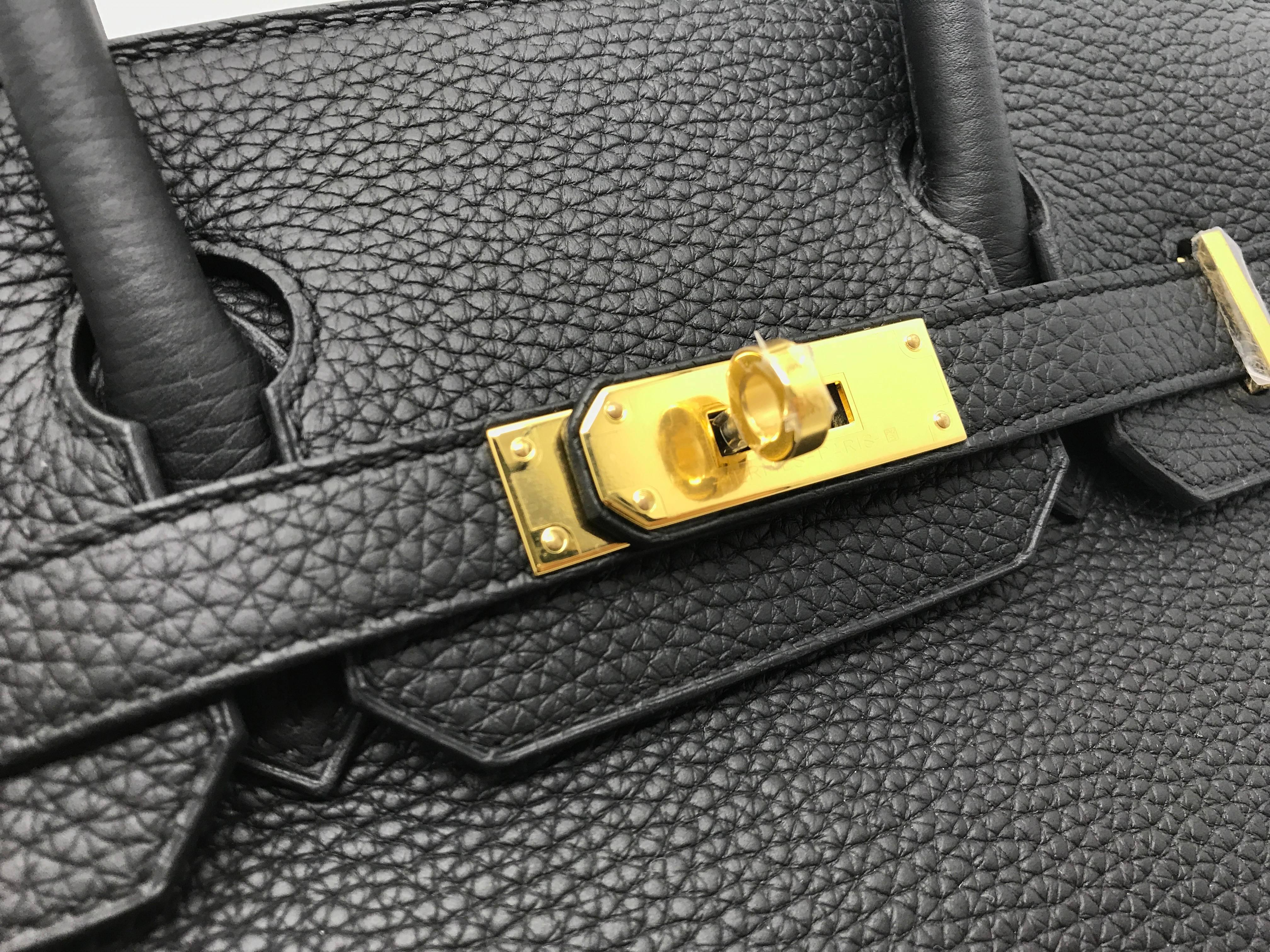 Hermes Birkin 30 Noir Taurillon Clemence Leather Gold Metal Top Handle Bag For Sale 4