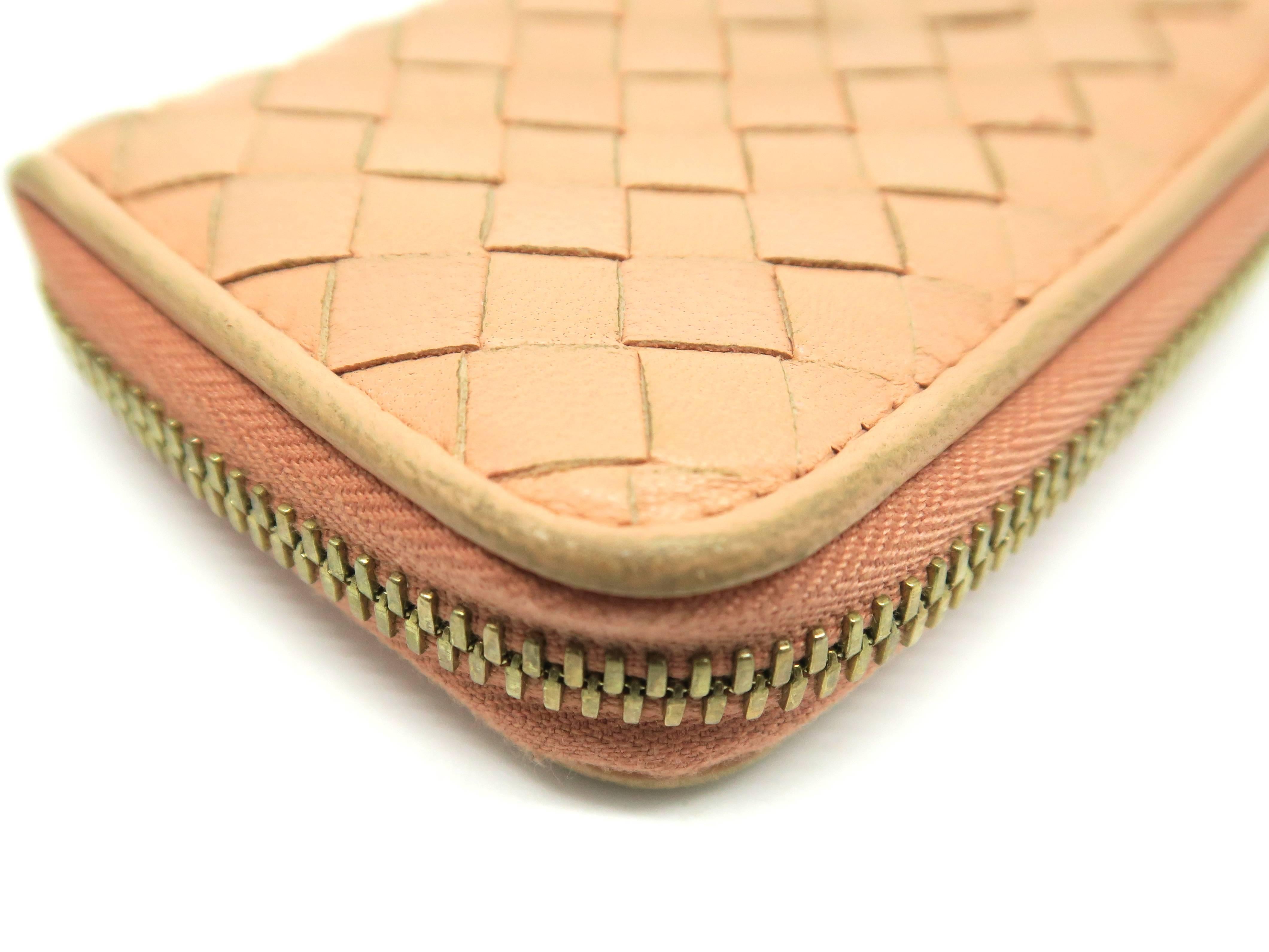 Bottega Veneta Pink Intrecciato Leather Coin Case For Sale 4