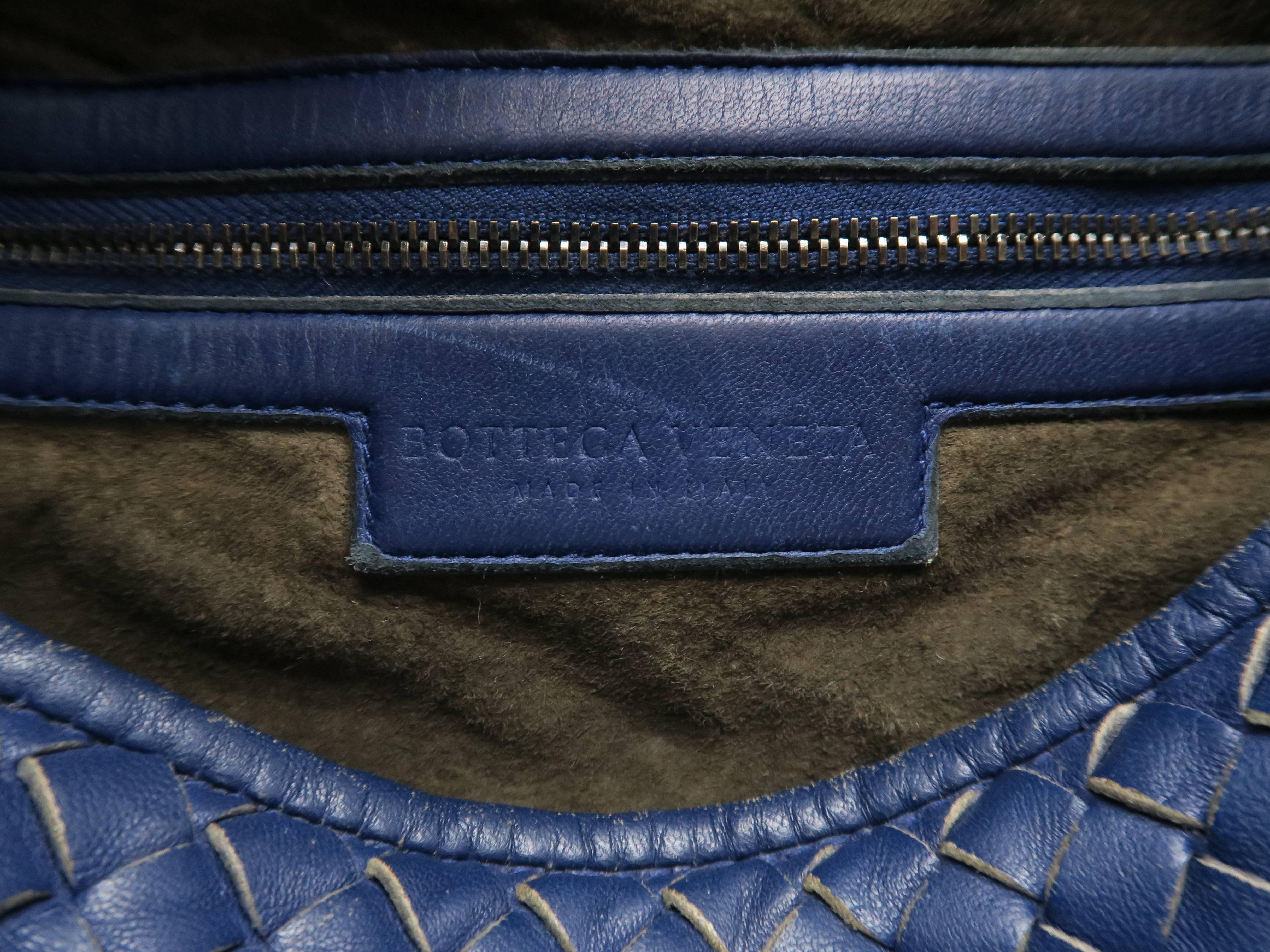Bottega Veneta Blue Intrecciato Leather Hobo Bag For Sale 4