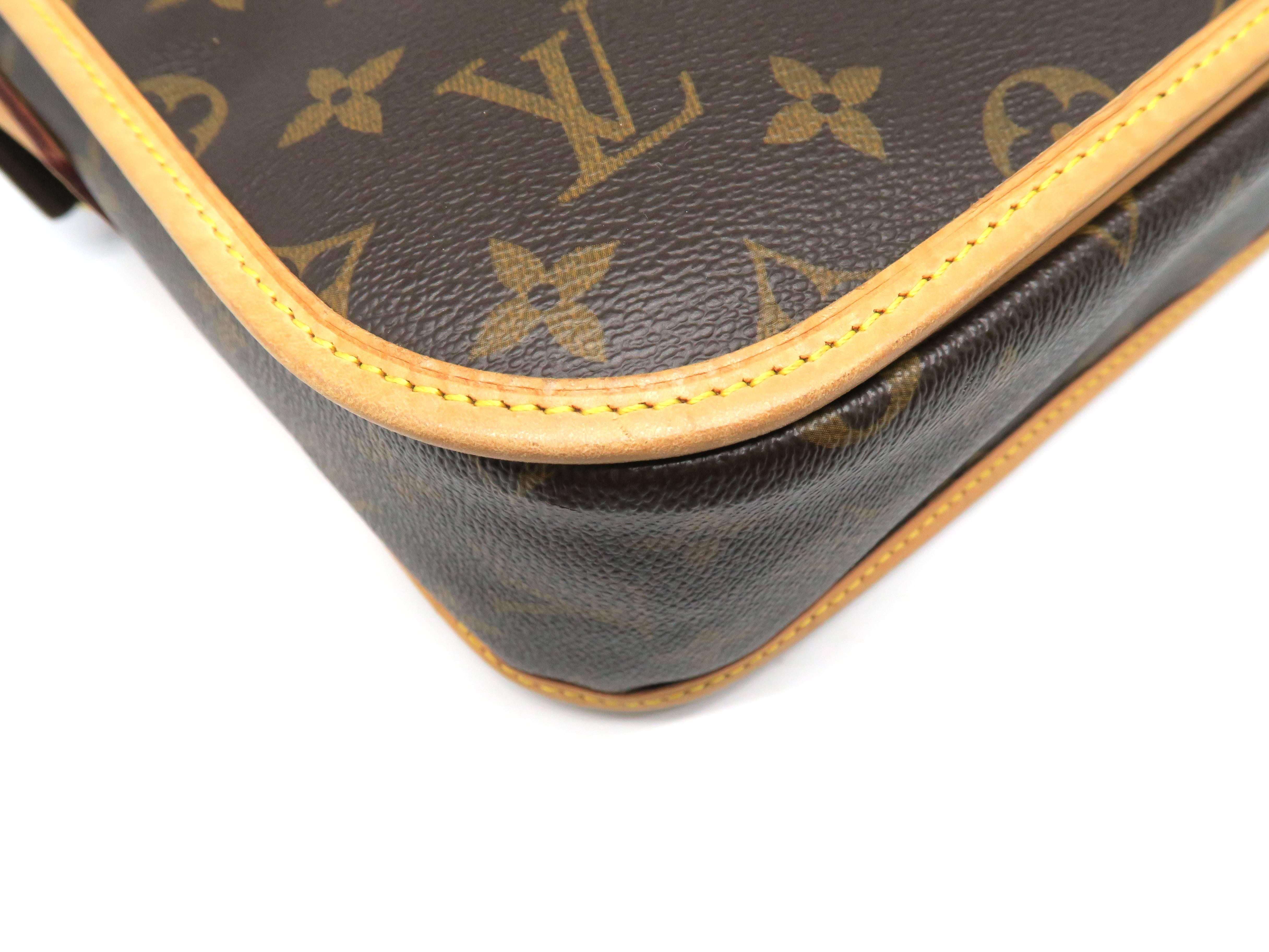 Louis Vuitton Messenger Bosphore Monogram Canvas Messenger Bag For Sale 3