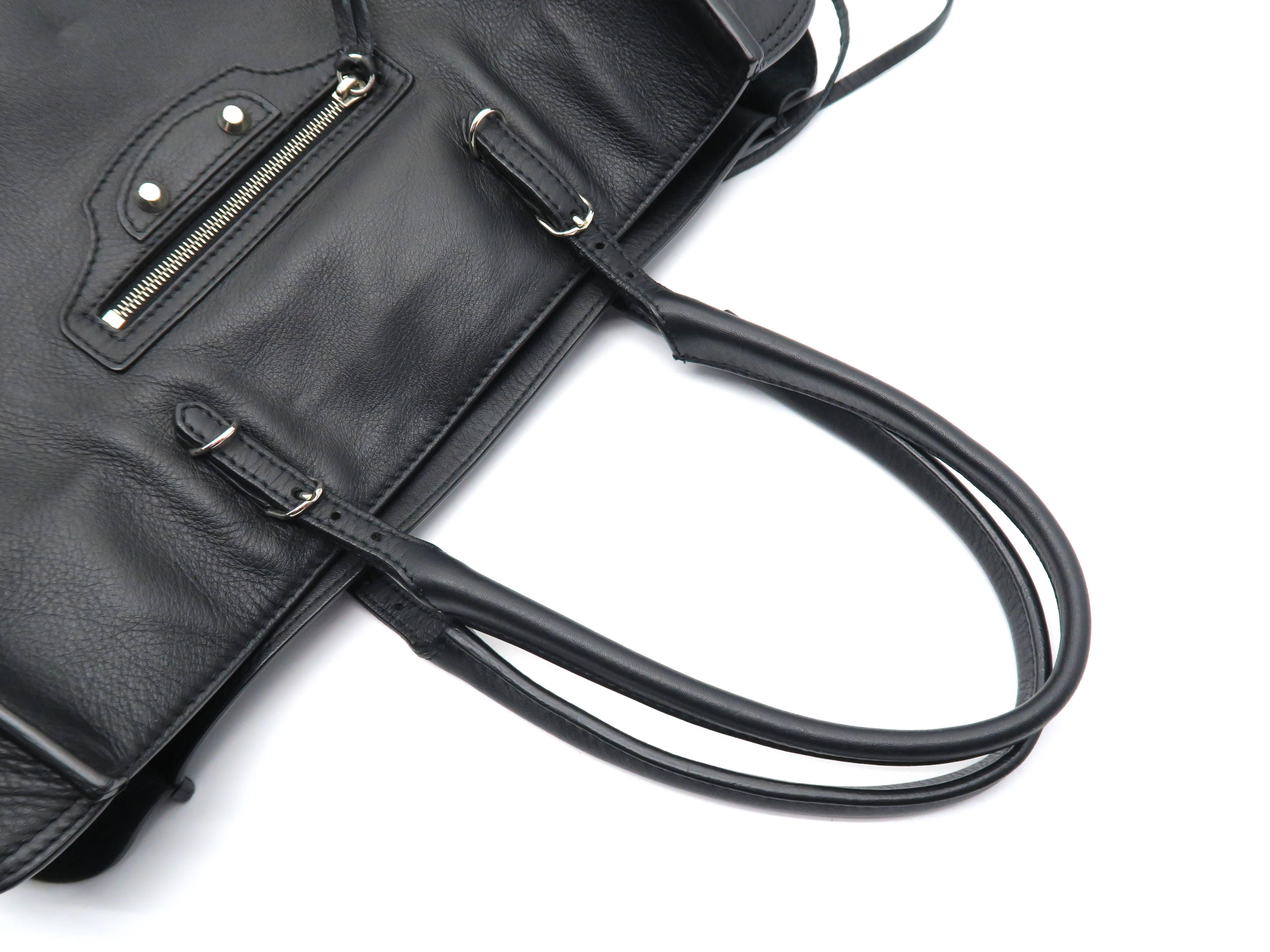 Balenciaga Papier Zip Around Black Calfskin Leather Tote Bag For Sale 2