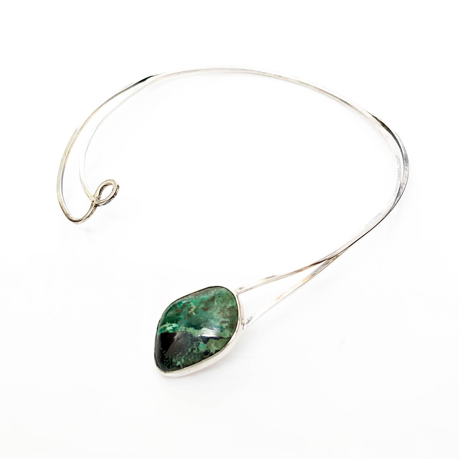 silver green stone necklace