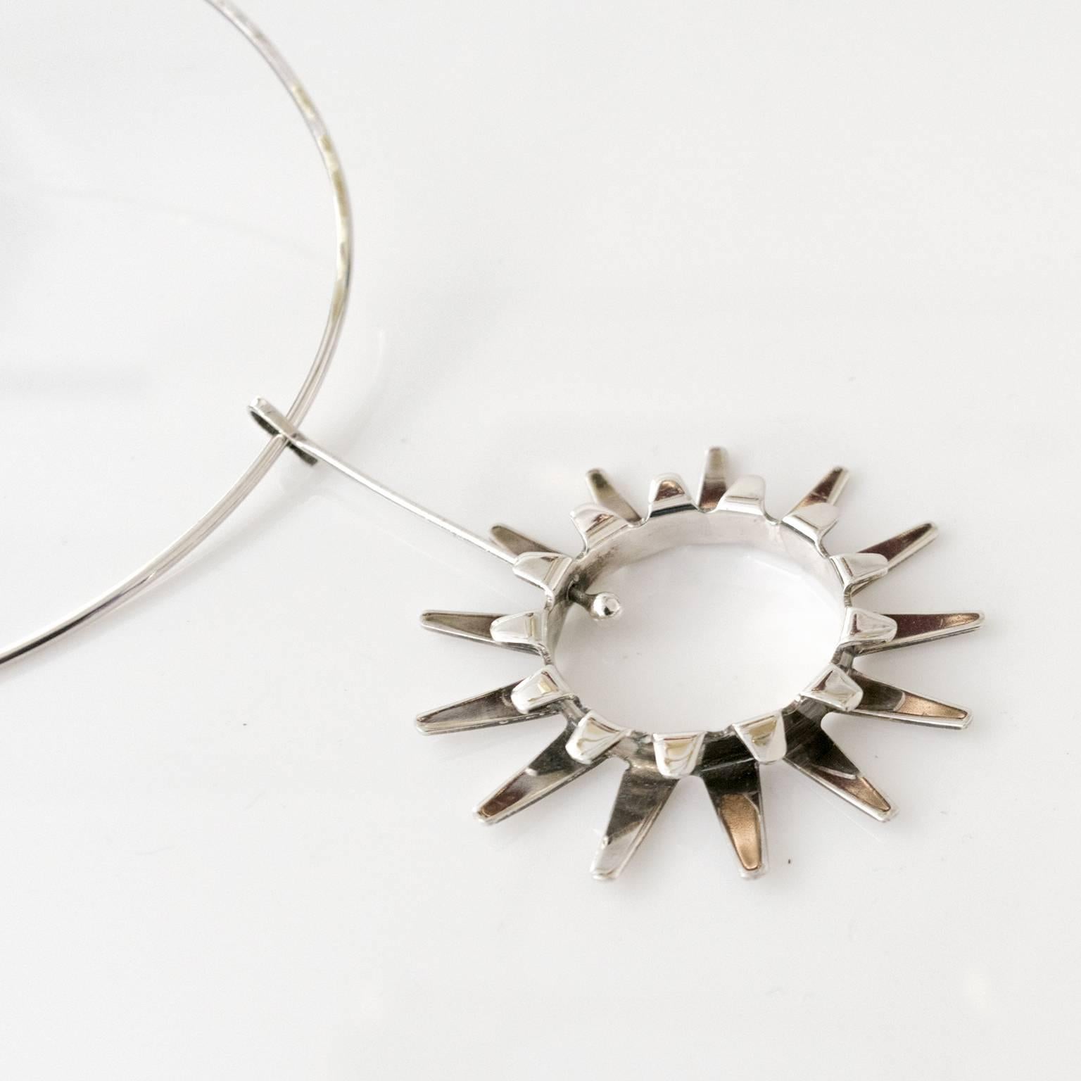 Collana moderna scandinava in argento di Tone Vigeland Norway Designs Plus Studios In condizioni ottime in vendita a New York, NY