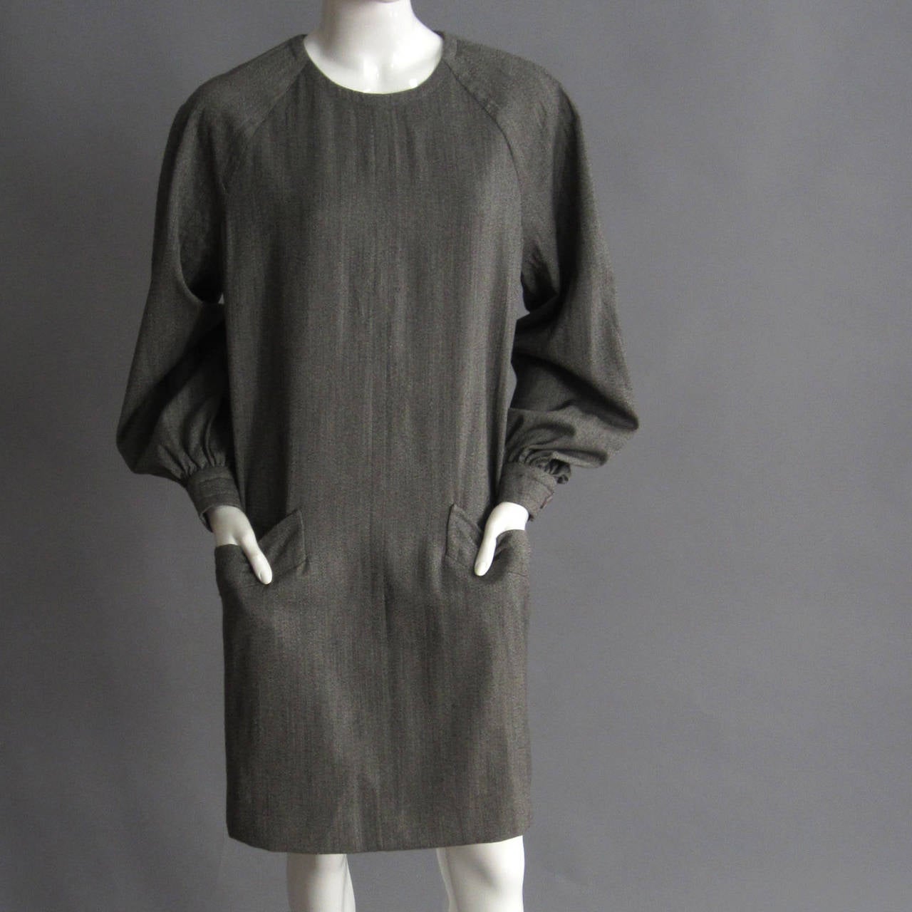 GIVENCHY Wool Shift Dress with Pocket Detail For Sale 1