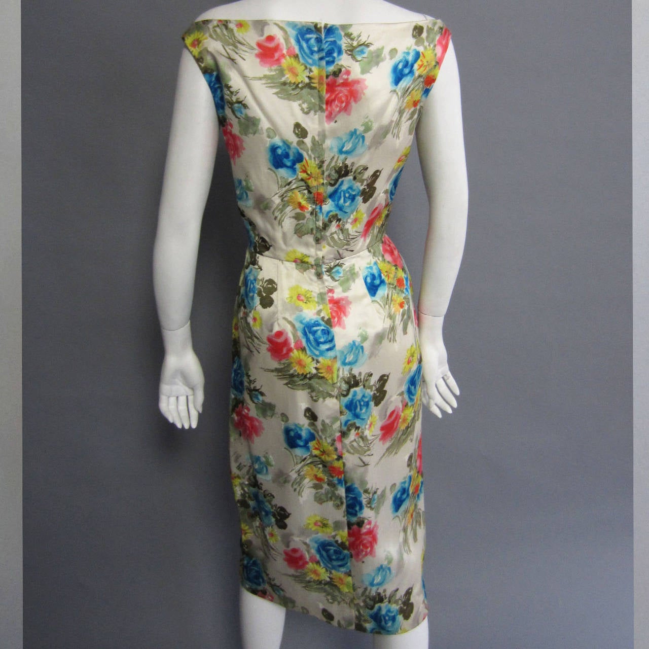 CEIL CHAPMAN Off the Shoulder Floral Silk Cocktail Dress In Excellent Condition In New York, NY