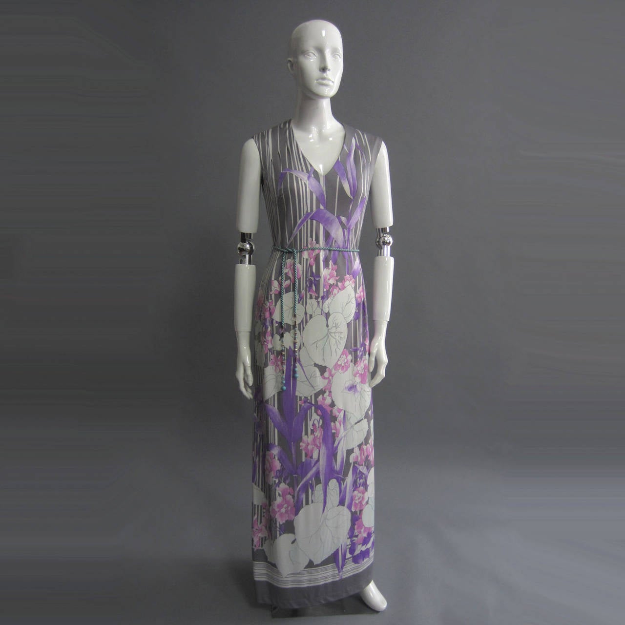 1970s LEONARD Printed Maxi Dress In Excellent Condition For Sale In New York, NY