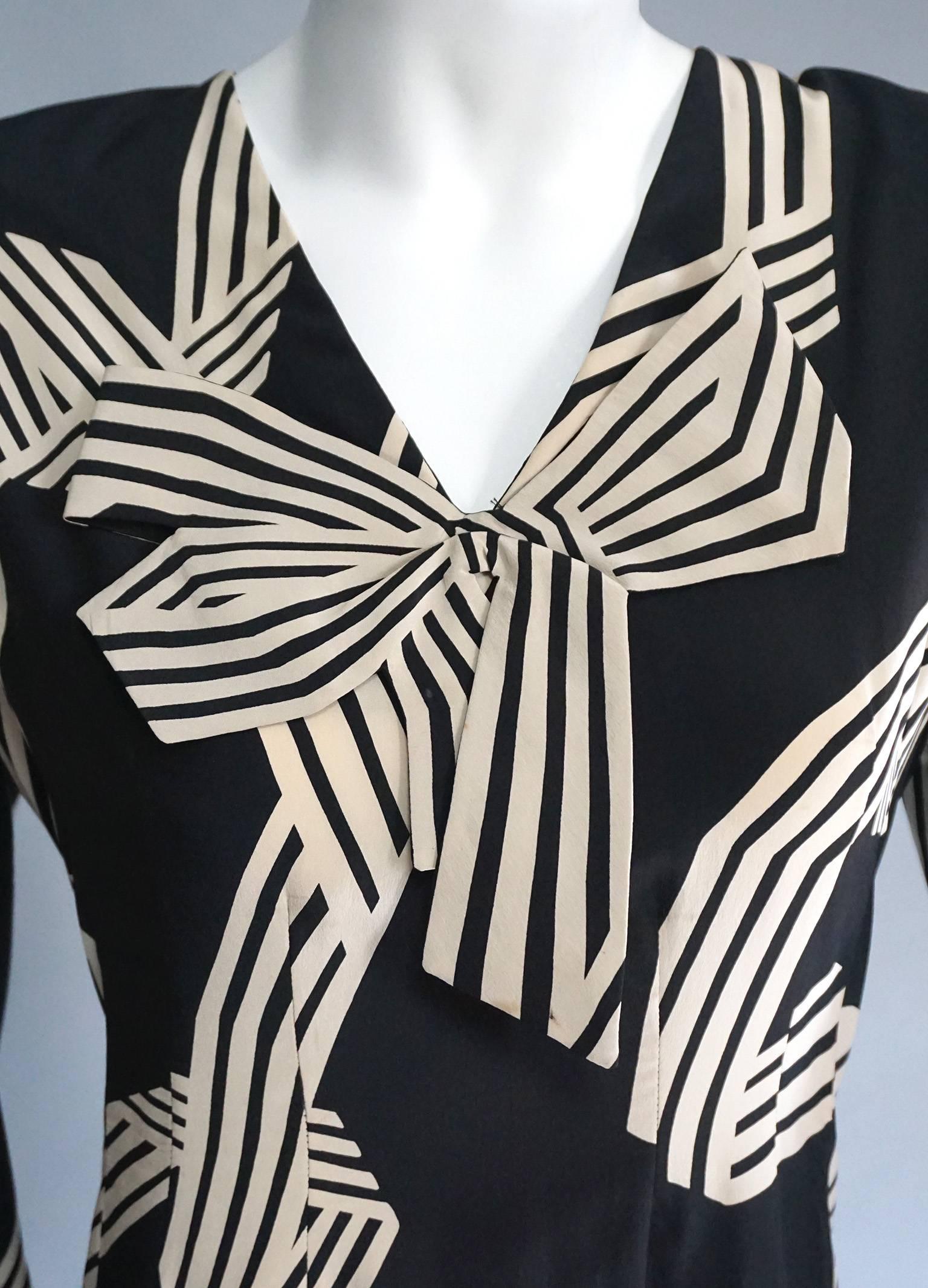 PAULINE TRIGERE Creme & Black Print Cocktail Dress with Bow Detail For Sale 4