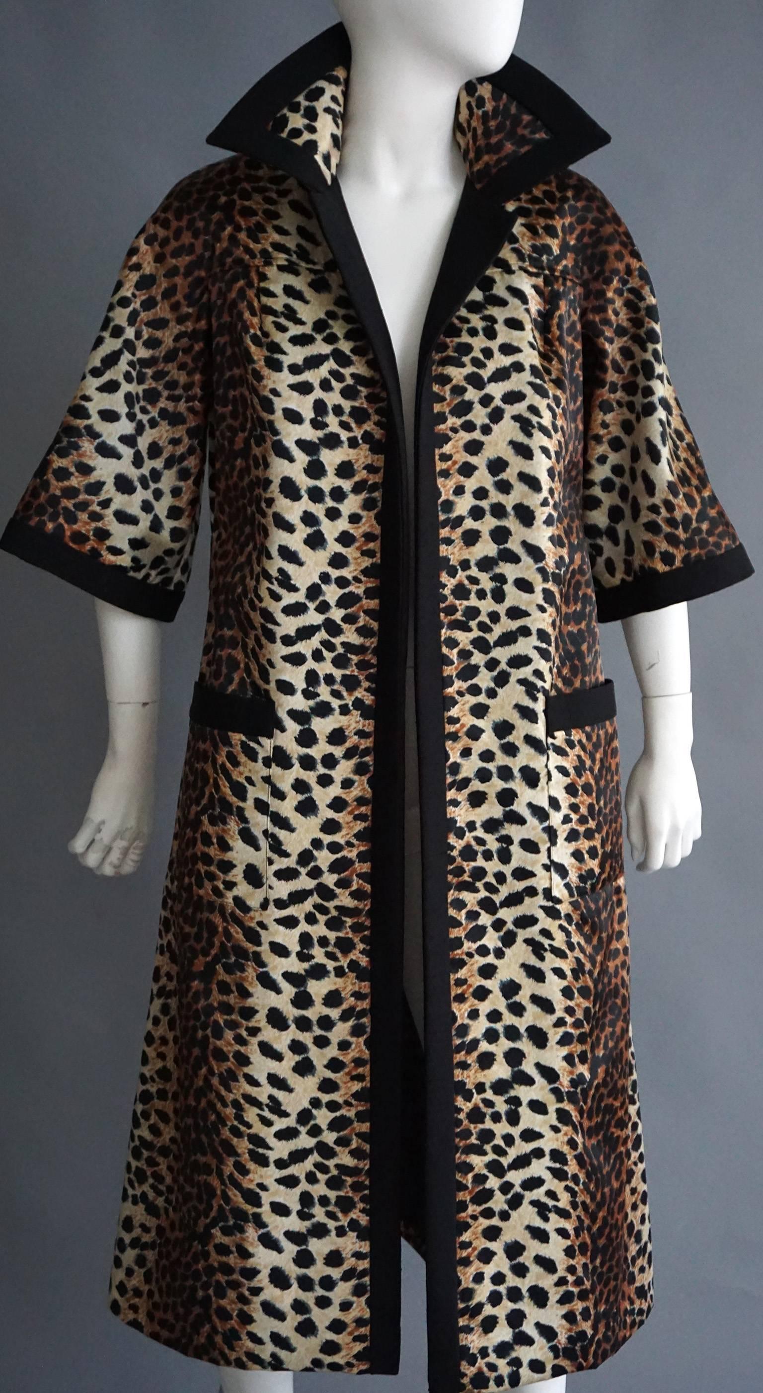 LILLI ANNE Silk Leopard Print Coat with Black Trim In Excellent Condition In New York, NY