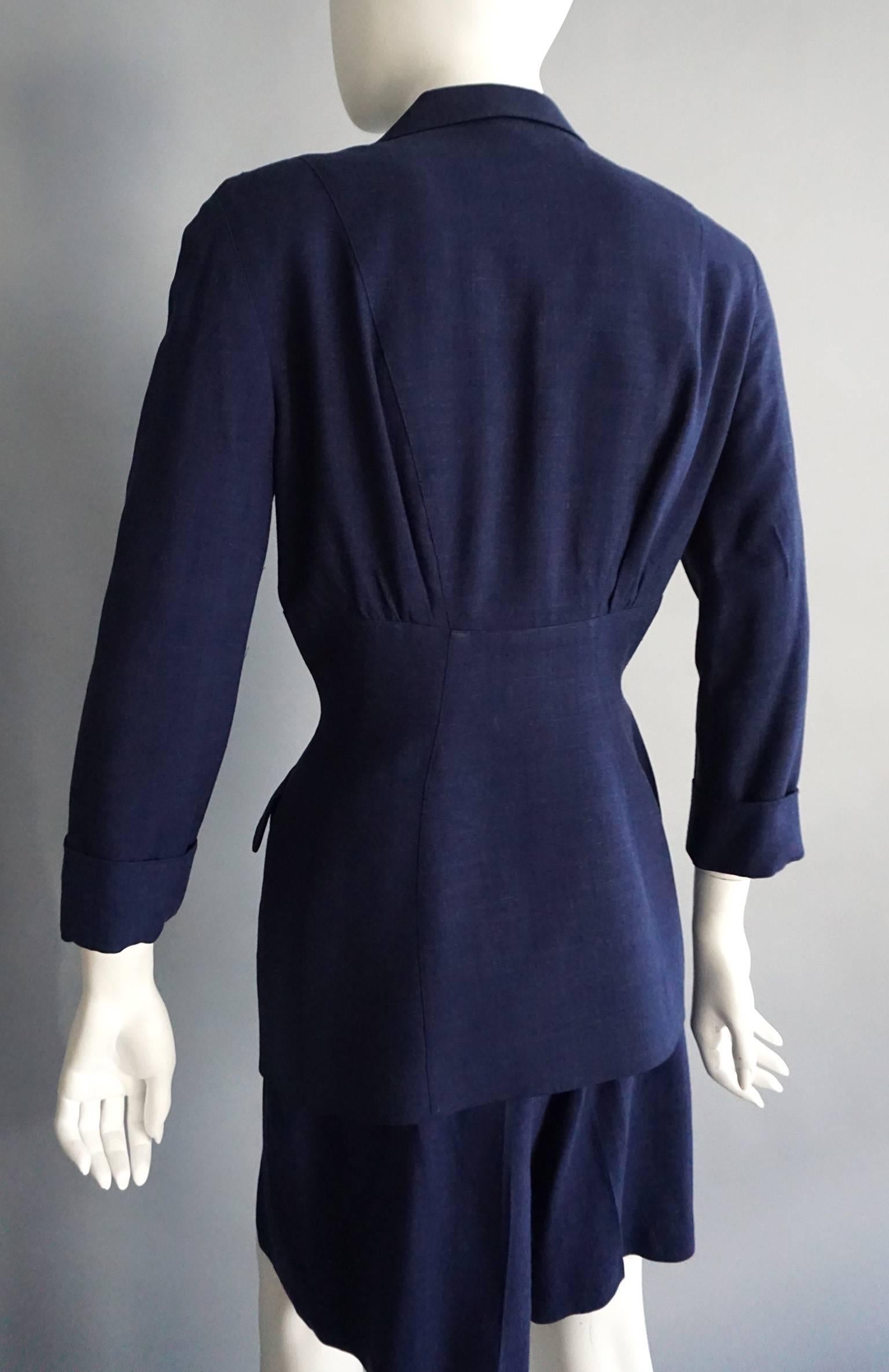 Women's THIERRY MUGLER Navy Linen Fitted Jacket & Short Ensemble For Sale