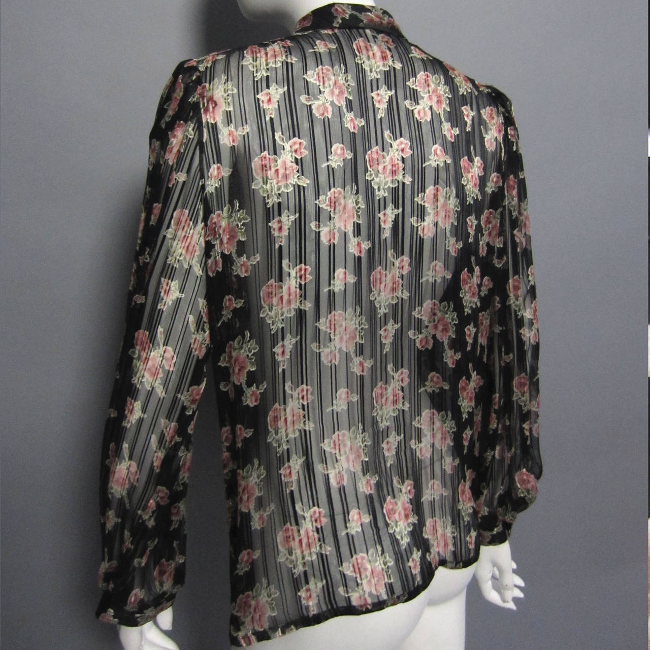 EMANUEL UNGARO Silk Floral Print Blouse In Excellent Condition For Sale In New York, NY