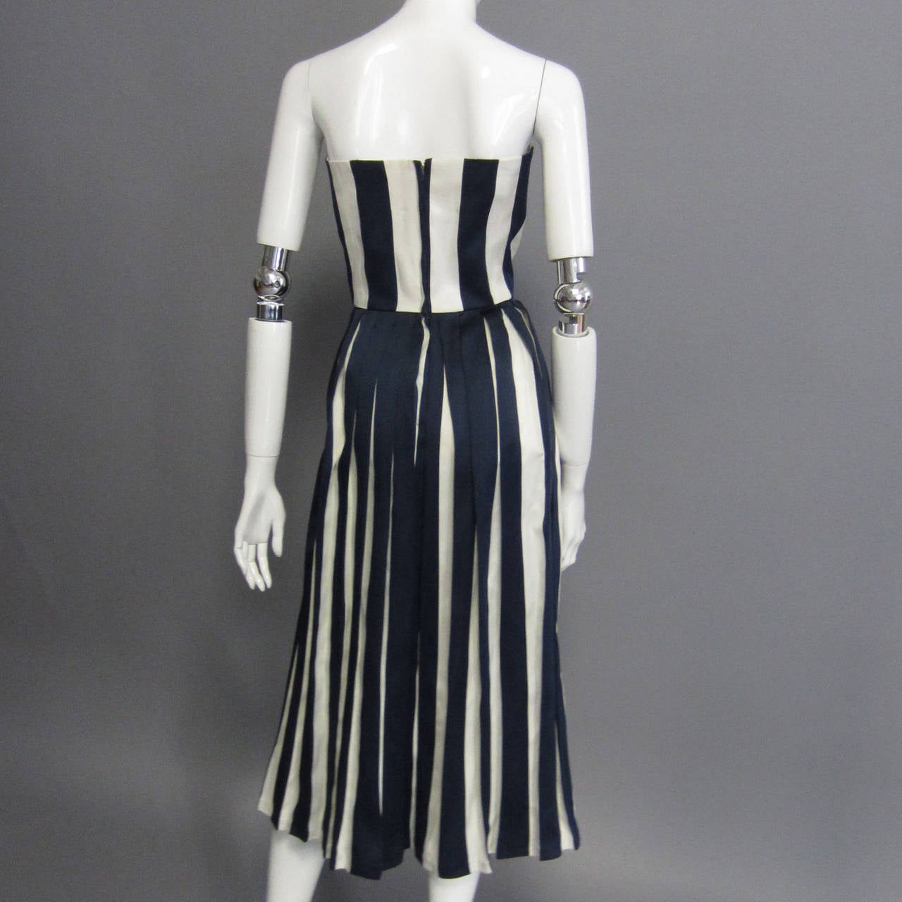 VICTOR COSTA Navy & White Pleated Strapless Silk Cocktail Dress 3