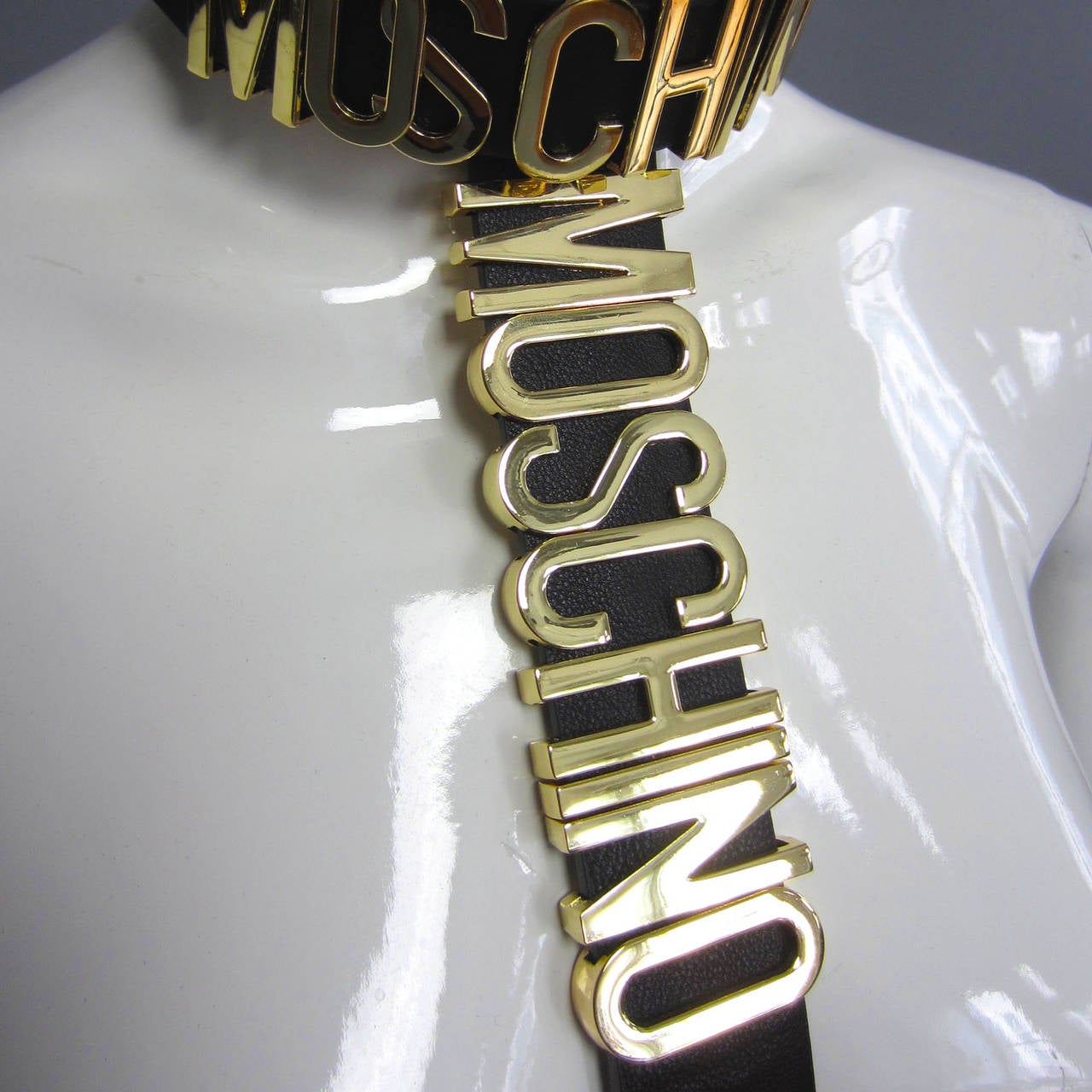 moschino choker