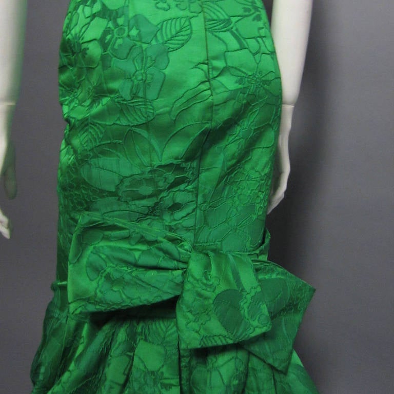 2000s OSCAR DE LA RENTA Floral Gown with Bow Detailing 4