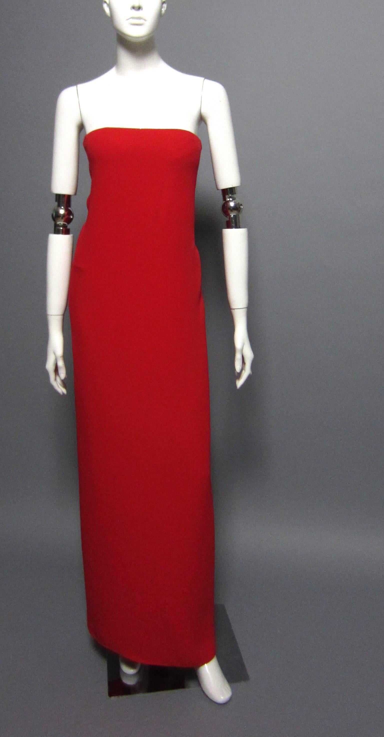 OSCAR DE LA RENTA Red Strapless Gown with Draped Back 1