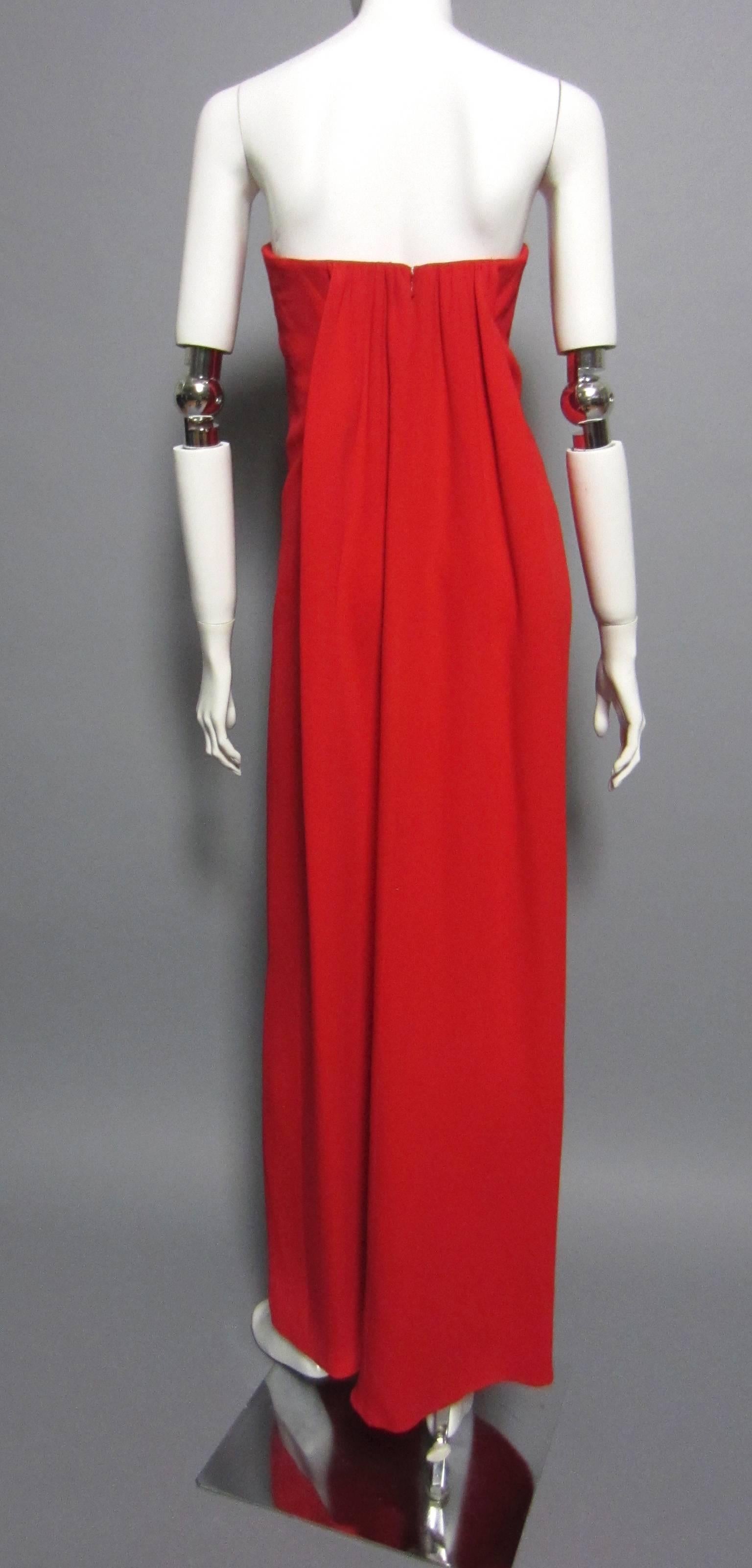 OSCAR DE LA RENTA Red Strapless Gown with Draped Back In Excellent Condition In New York, NY