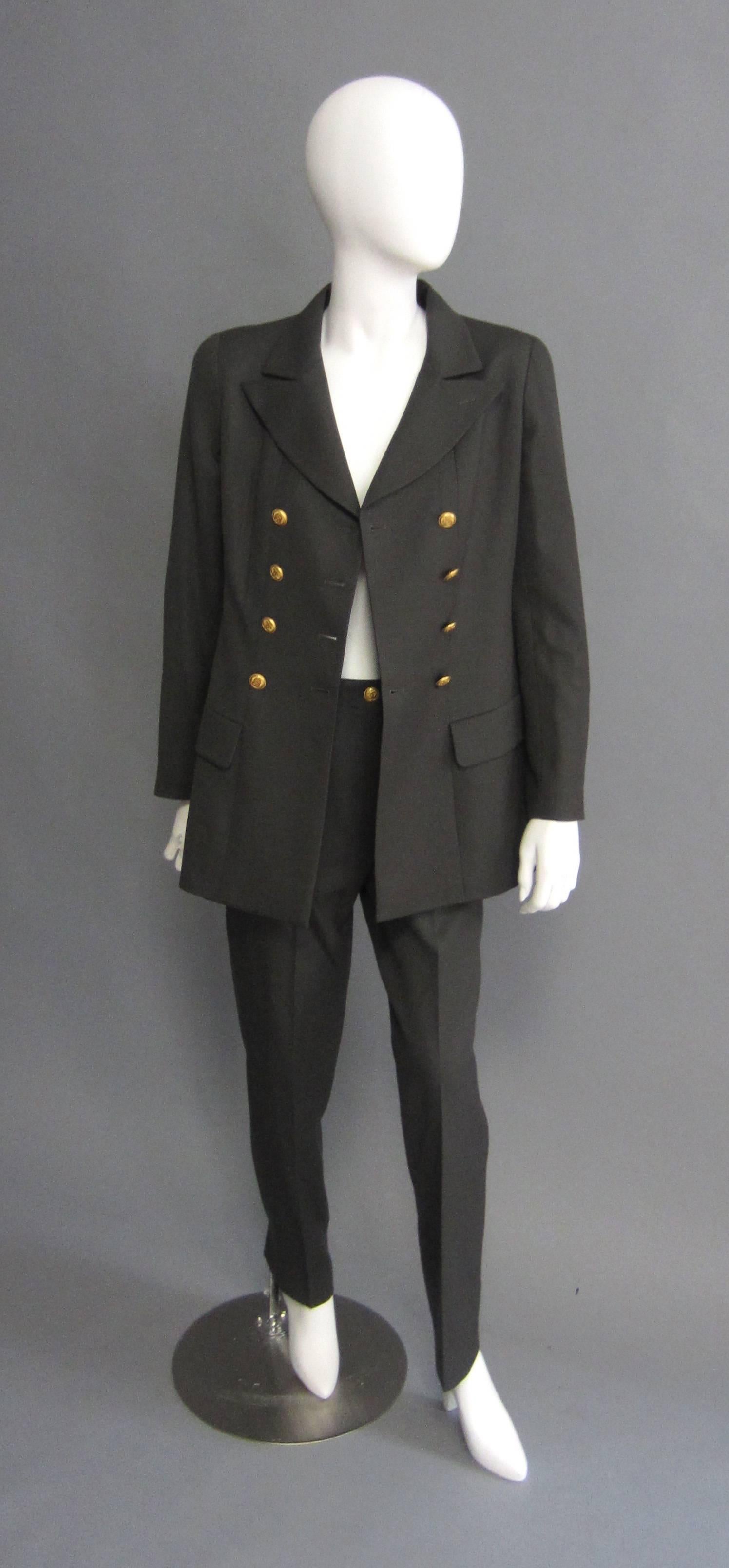 1996 CHANEL Dark Green Pant Suit with Gold Button Detail In Excellent Condition For Sale In New York, NY