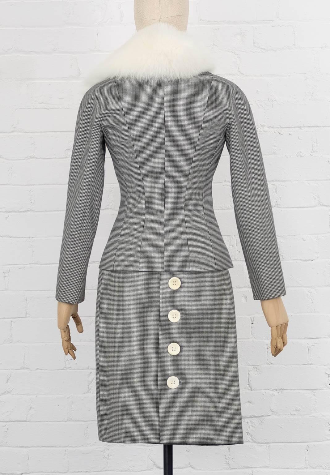 1990's CHRISTIAN DIOR by John Galliano Houndstooth fox fur jacket and skirt suit In Excellent Condition For Sale In London, GB
